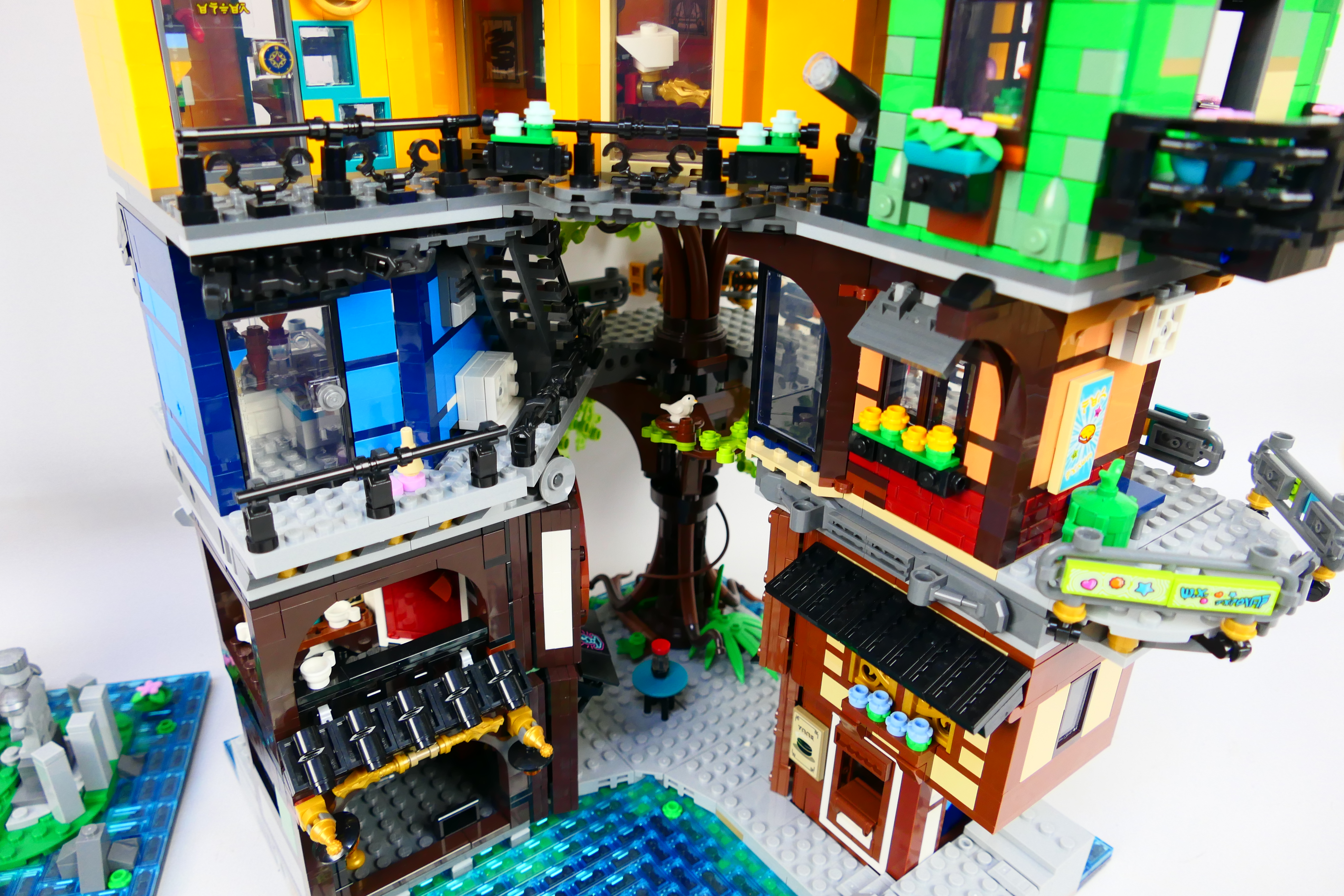 Lego - A fully built Lego Ninjago City Gardens set 71741. - Image 9 of 10