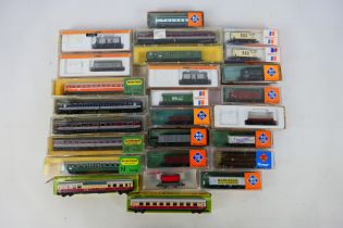 Minitrix - Roco - Arnold - Model Railways - A collection of 26 N Gauge European coaches and similar