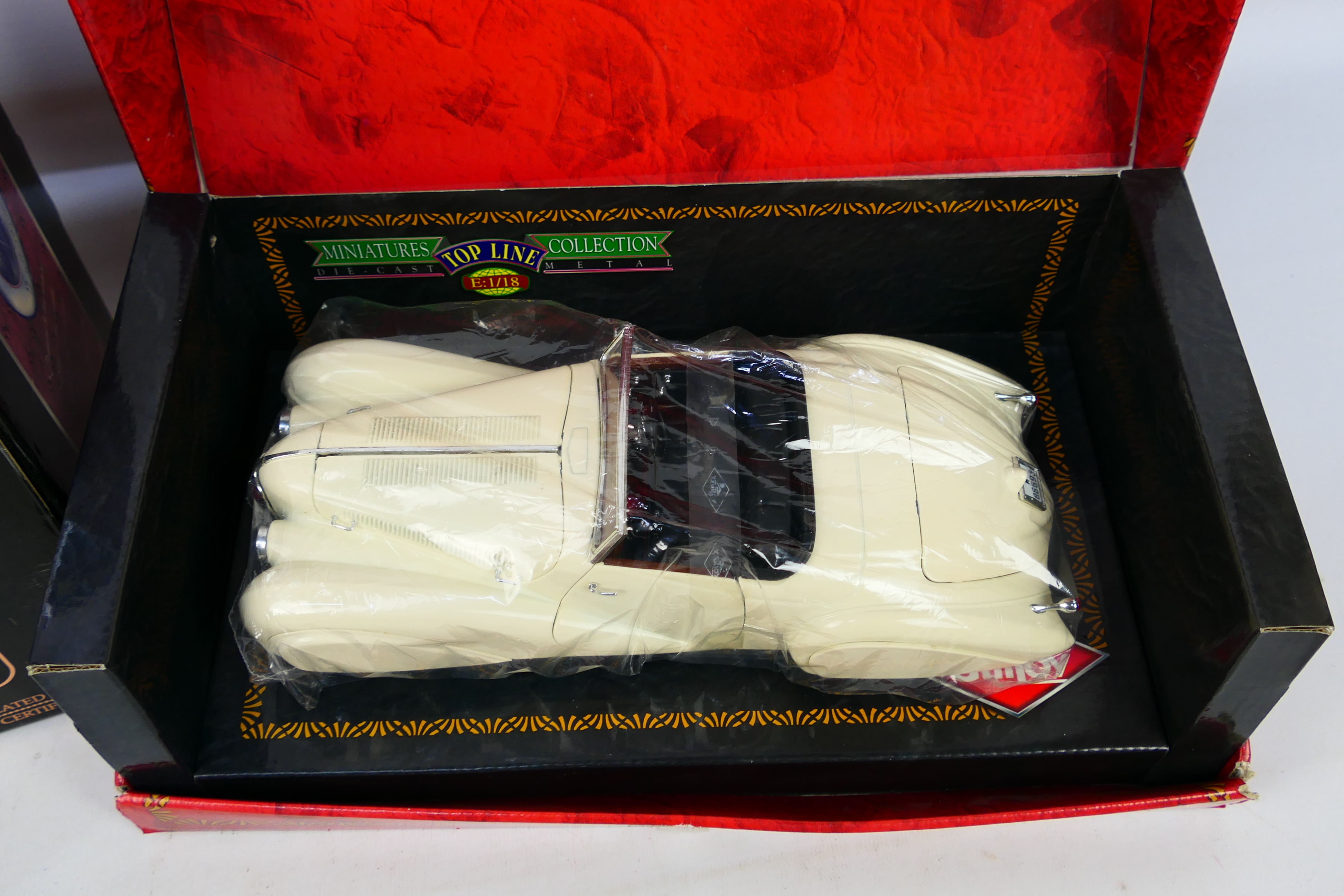 Road Signature - Guiloy - Two boxed 1:18 scale diecast model cars. - Image 7 of 7