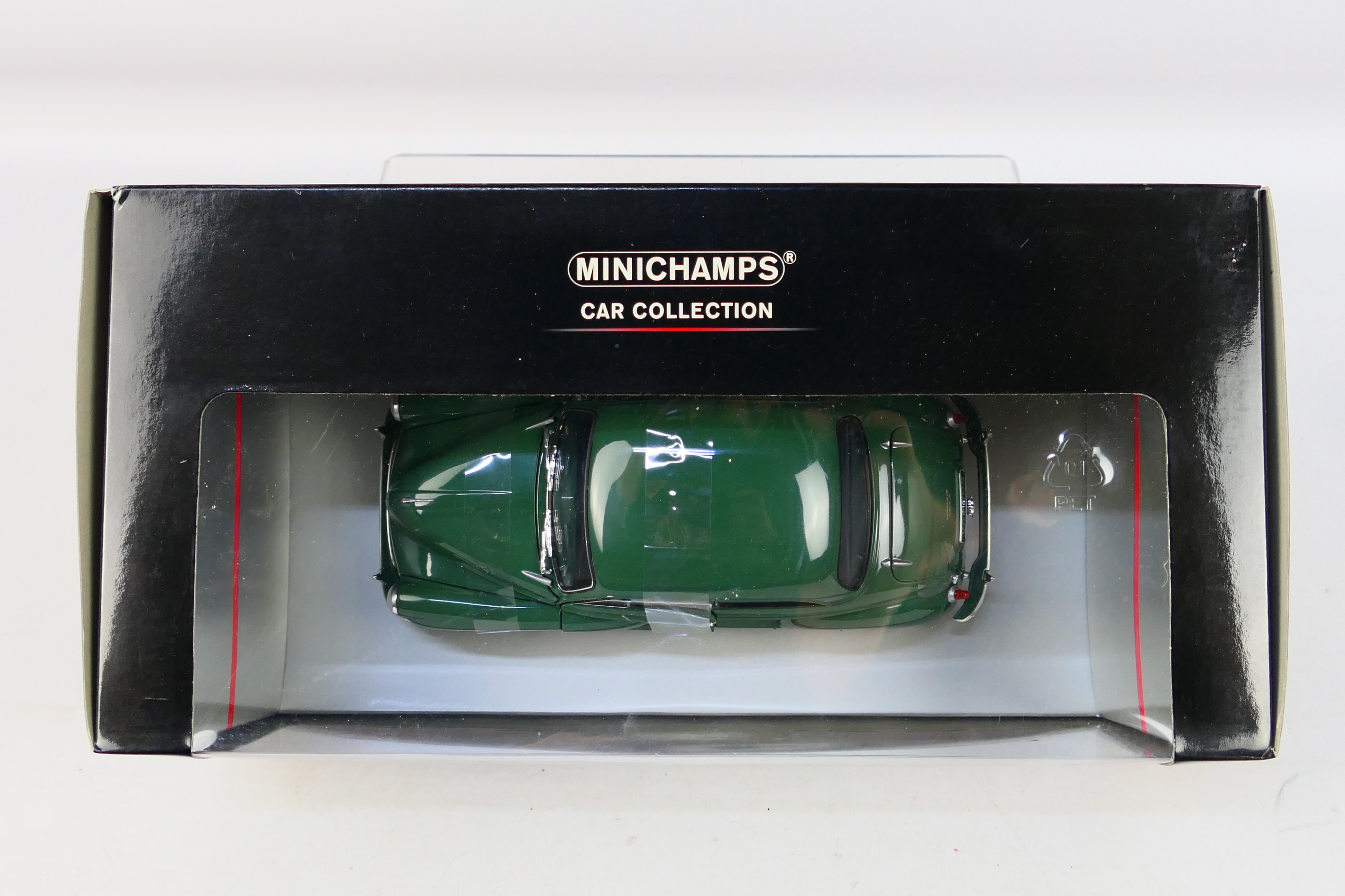Minichamps - A boxed Minichamps 'Car Collection' #150137000 1:18 scale Morris Minor. - Image 3 of 3
