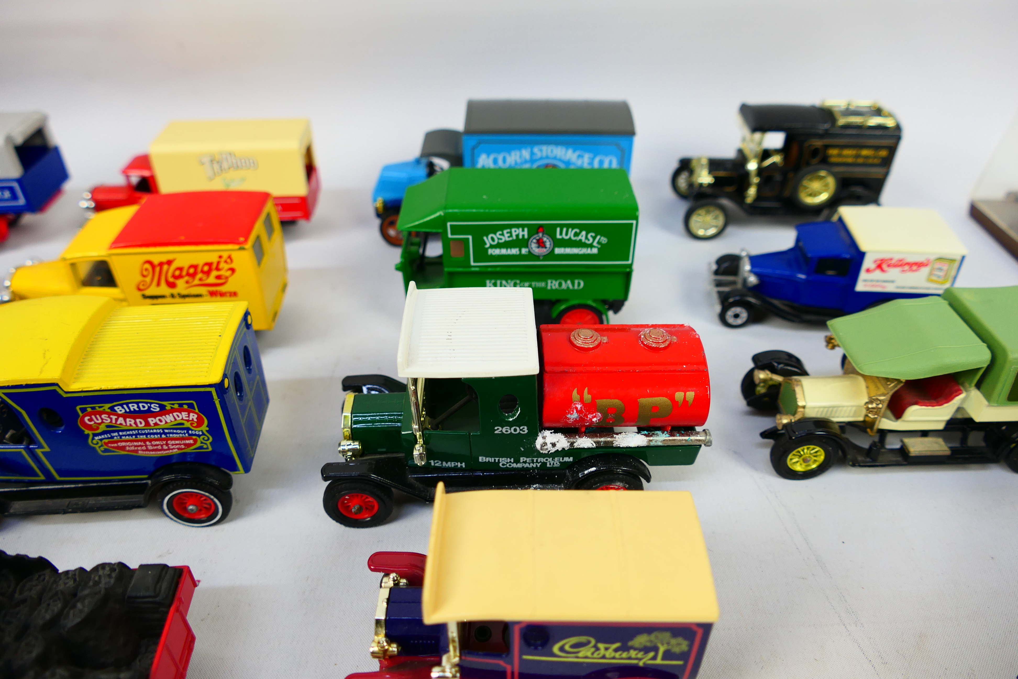 Matchbox - MLift - Brumm - Ertl - A group of mostly unboxed vehicles including 2 x CAT E200B - Image 5 of 6
