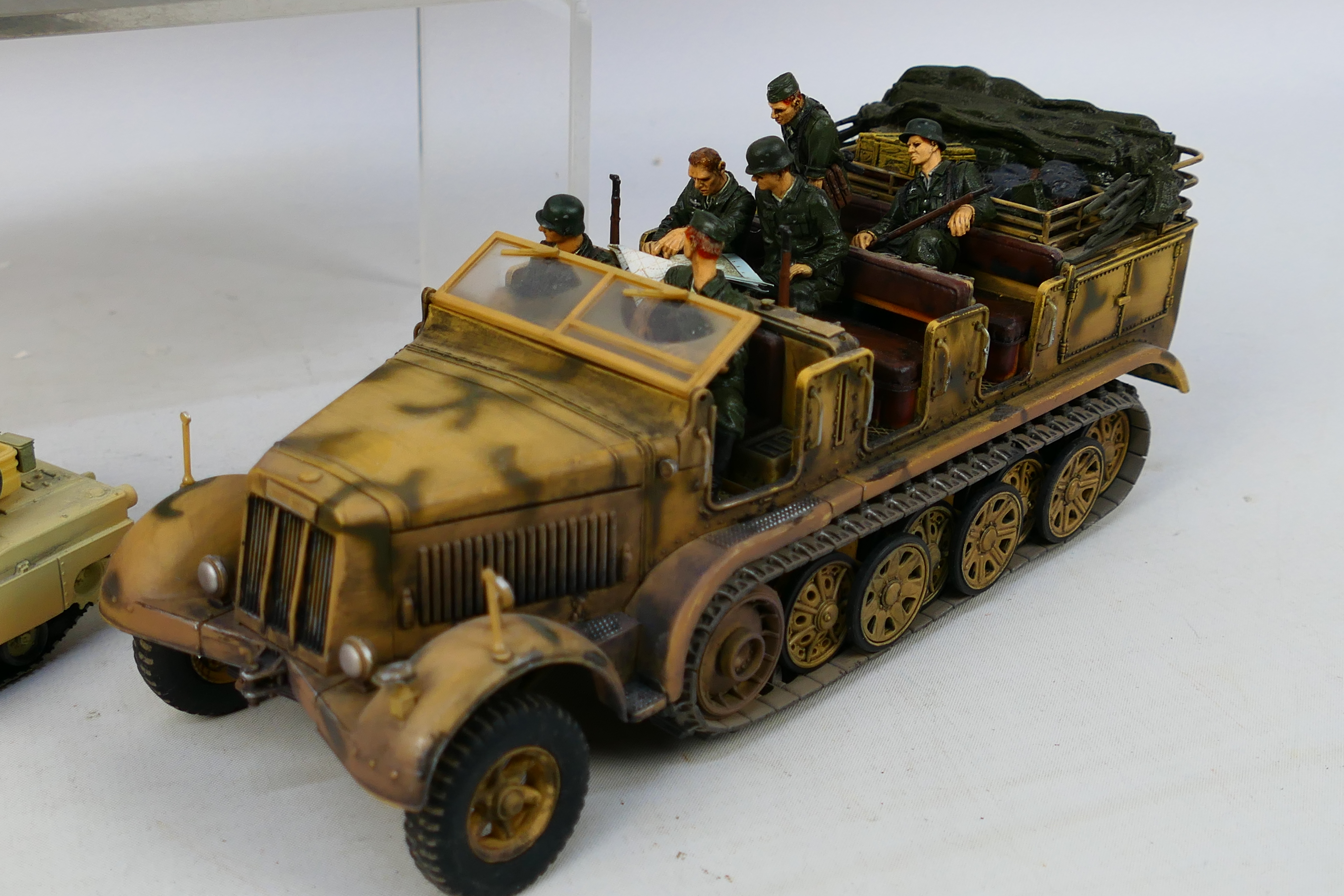 Unimax Forces Of Valour - Corgi - A group of unboxed military vehicles including Sd.Kfz. - Image 6 of 6