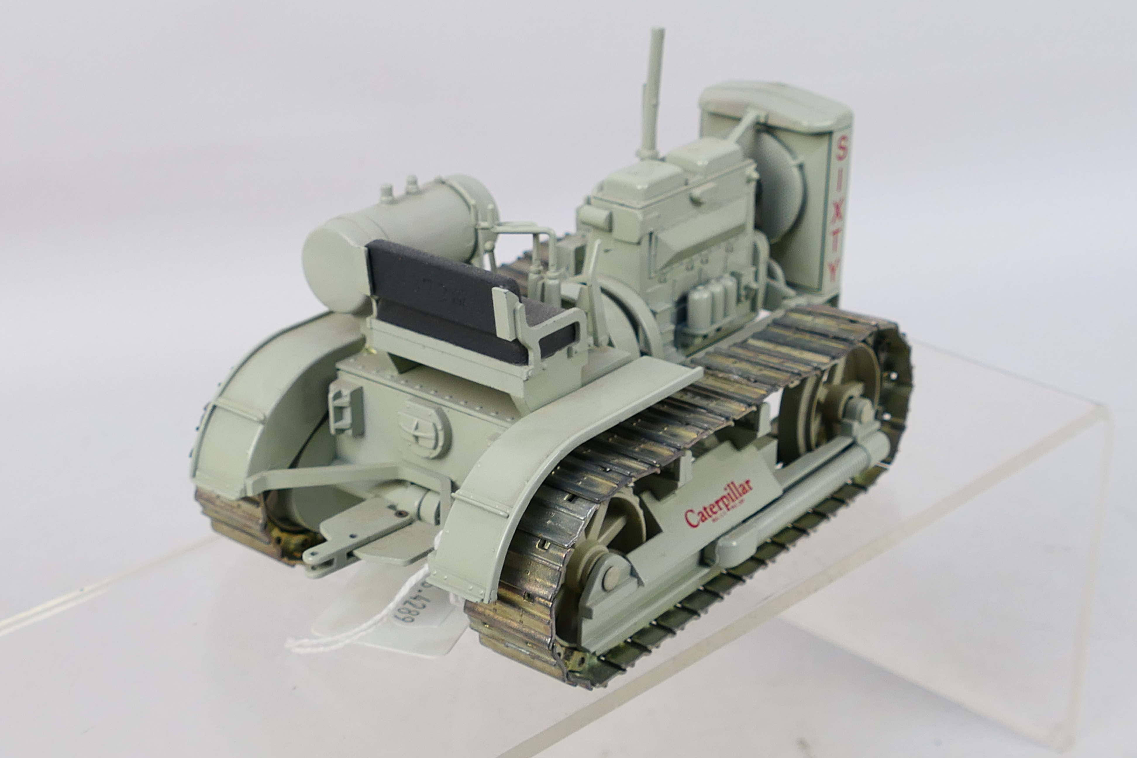 Conrad - A limited edition 1:25 scale 1931 Caterpillar Model Sixty Diesel crawler tractor released - Image 5 of 5