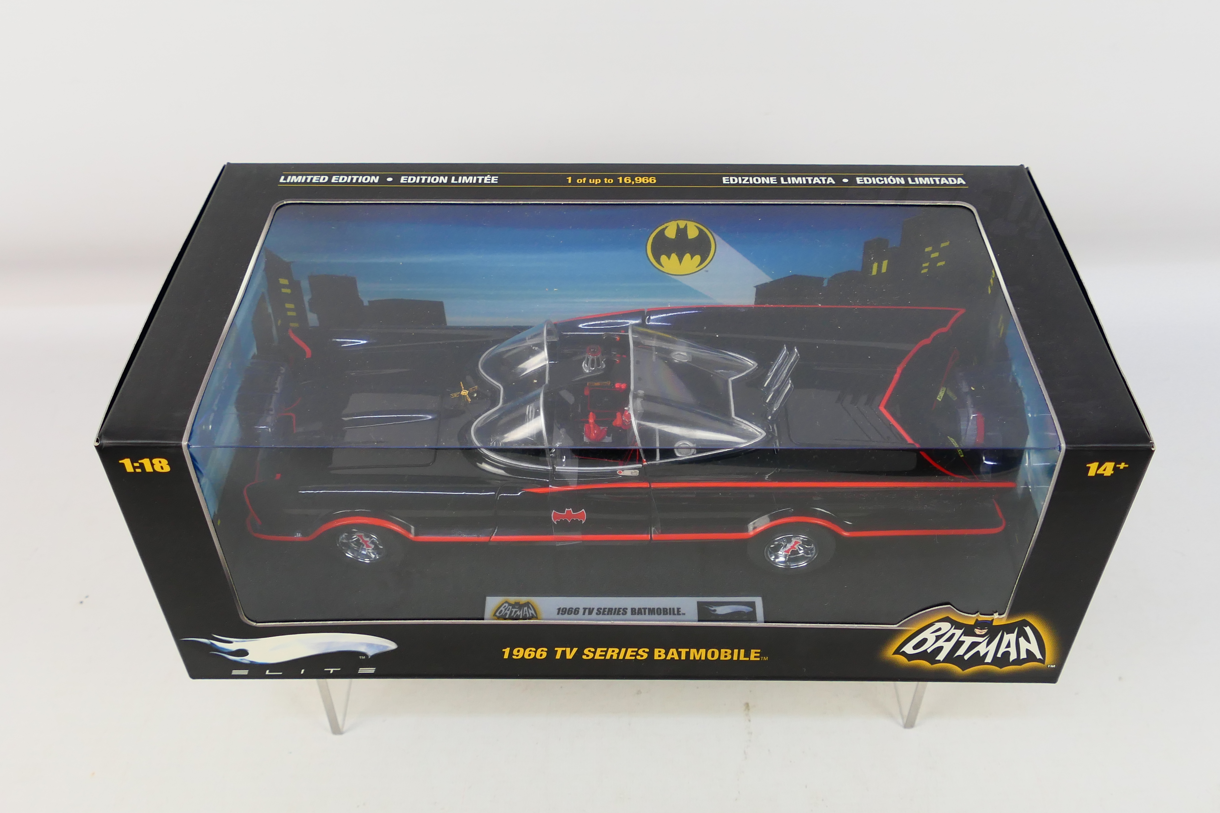 Hot Wheels - A boxed Hot Wheels 'Elite' Limited Edition 1:18 scale 1966 TV Series 'Batmobile'. - Image 3 of 6