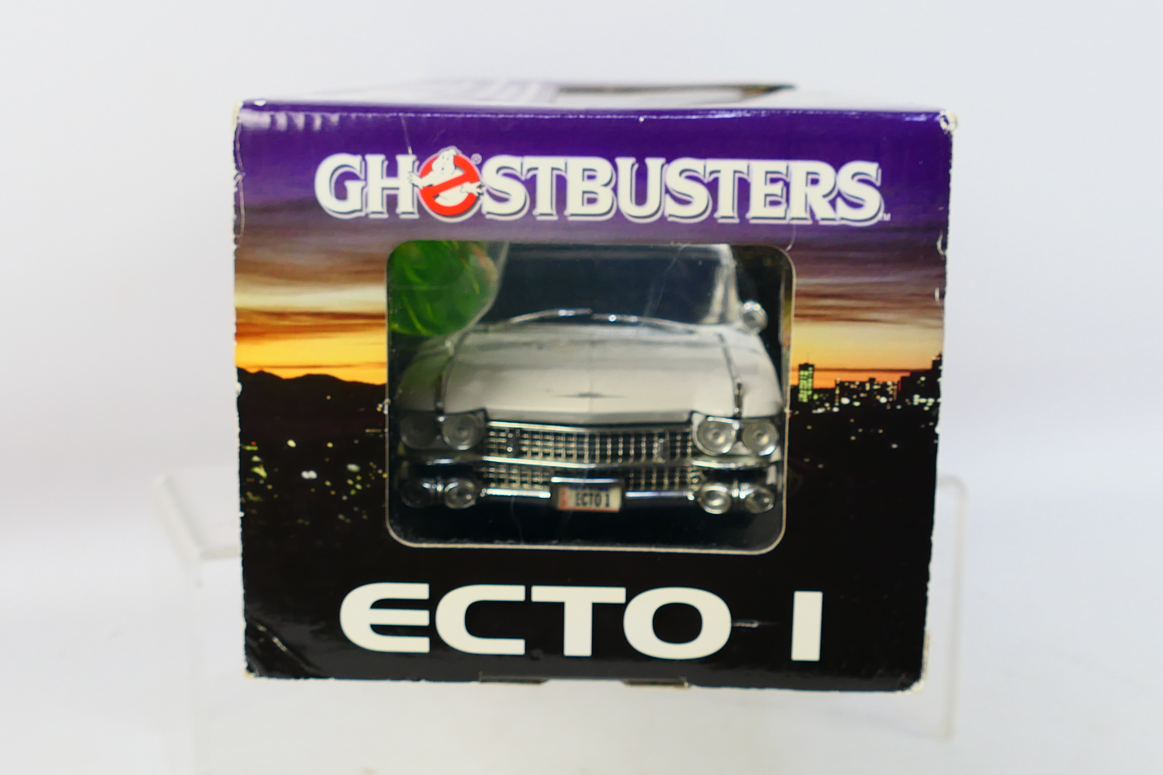 JoyRide - A boxed 1:18 scale Ghostbusters Ecto 1 Cadillac Ambulance # 33538. - Image 4 of 6