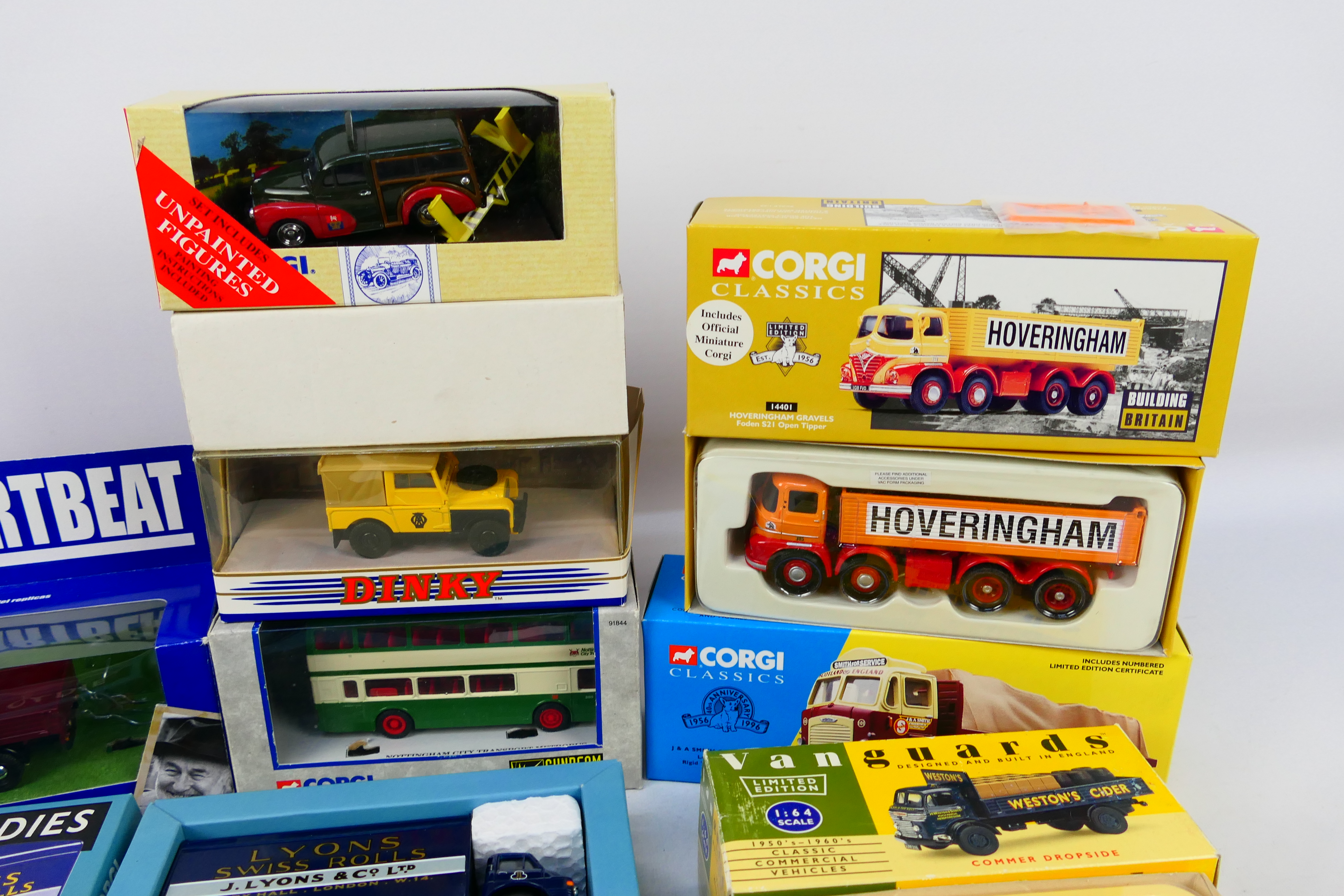 Corgi - Vanguards - Dinky - Diecast - A collection of 8 boxed diecast vehicles. - Image 3 of 4