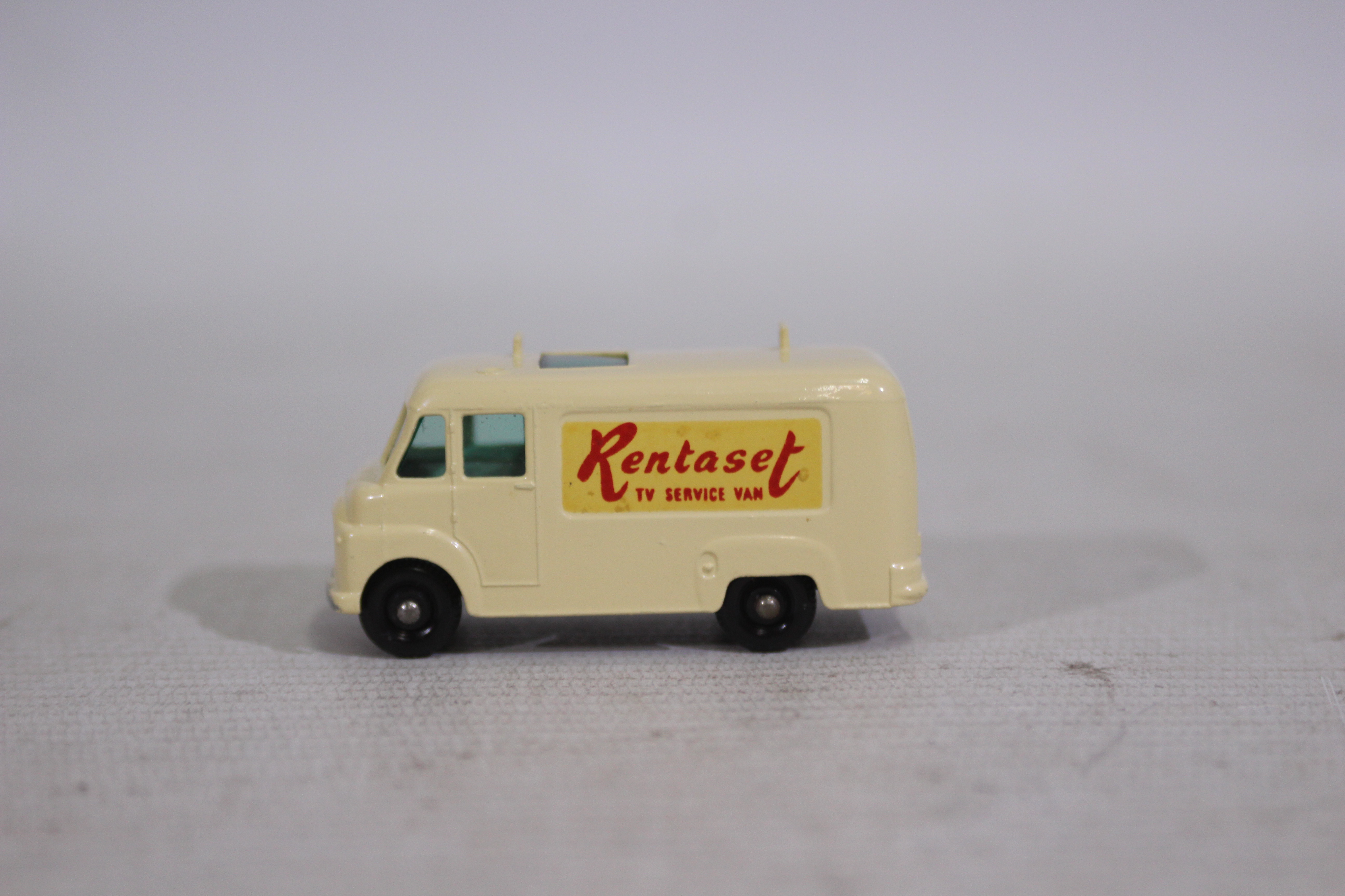 Matchbox - 2 x models, a boxed Commer TV Service van # 62 and a carded Morgan Aeromax # T9299-0818. - Image 2 of 6
