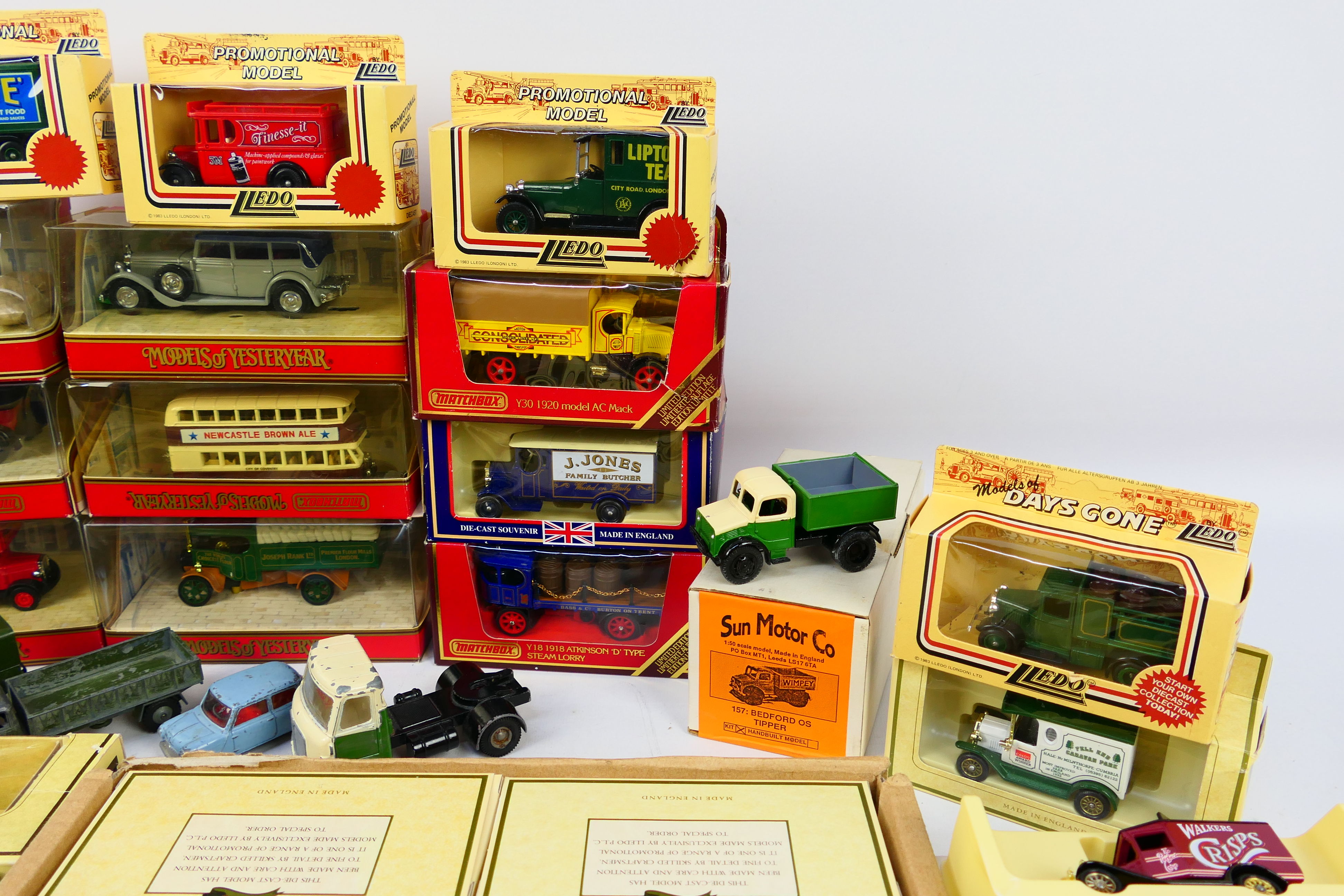 Matchbox - Dinky - Lledo - Sun Motor Co - Diecast - An assortment of diecast vehicles in varying - Image 3 of 5