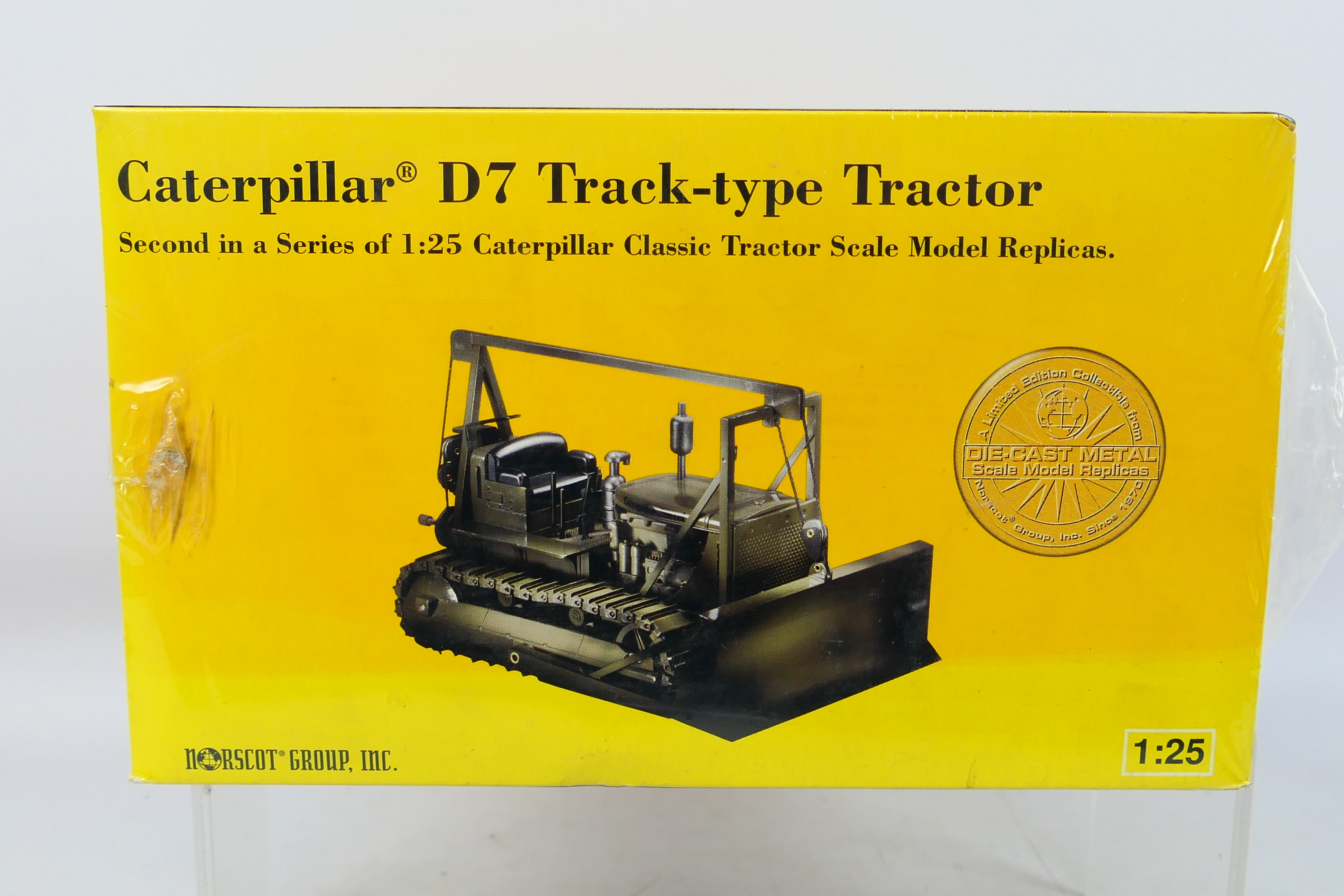 Norscot NZG - A factory sealed limited edition 1:25 scale Caterpillar D7 Track-type tractor # 386. - Image 3 of 4