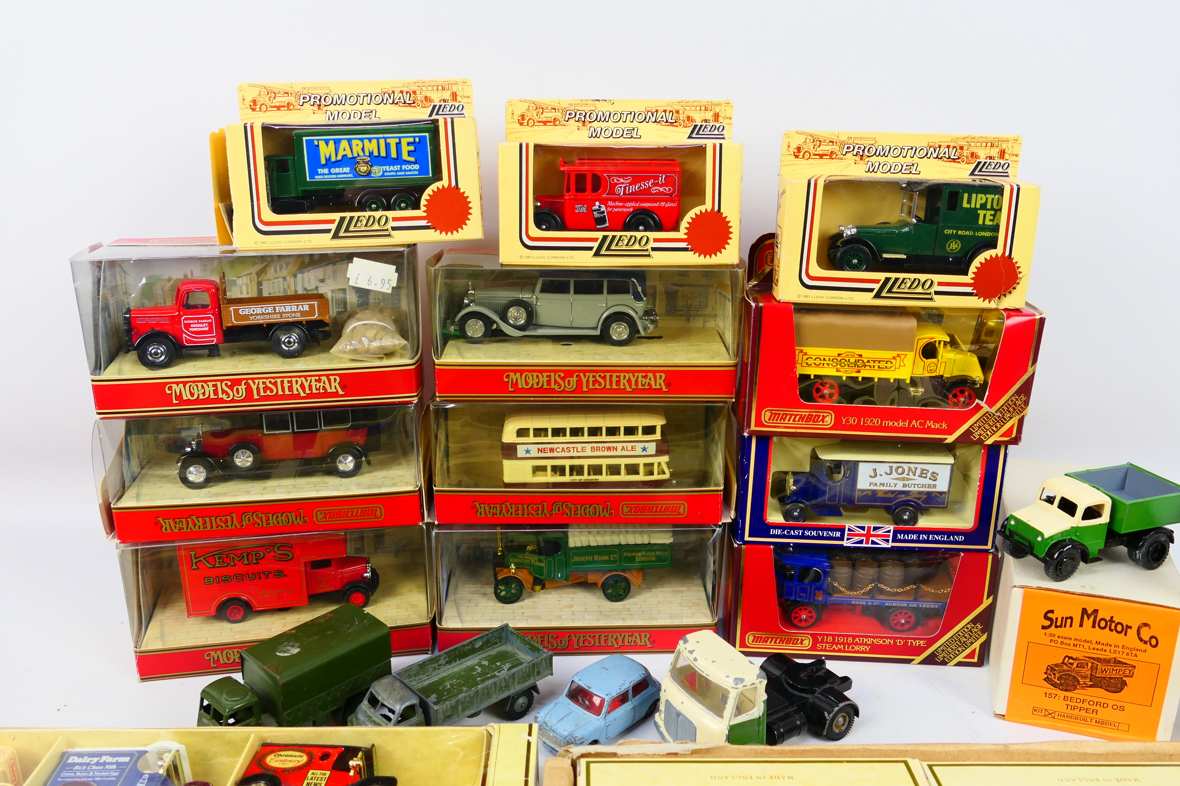 Matchbox - Dinky - Lledo - Sun Motor Co - Diecast - An assortment of diecast vehicles in varying - Image 2 of 5