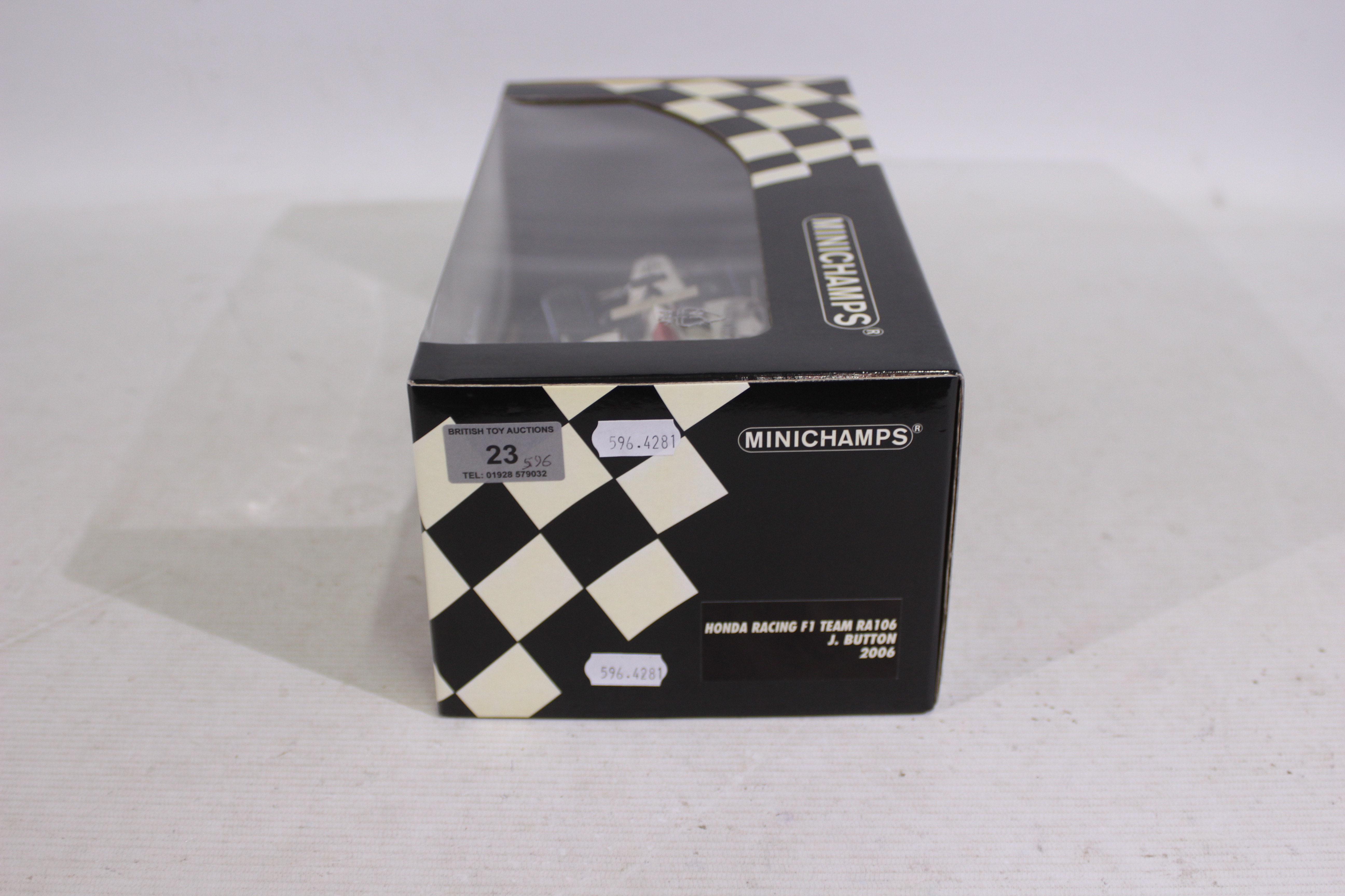 Minichamps - A 1:18 scale Honda Racing Team 2006 Jensen Button RA106 F1 car # 100 060012. - Image 2 of 2