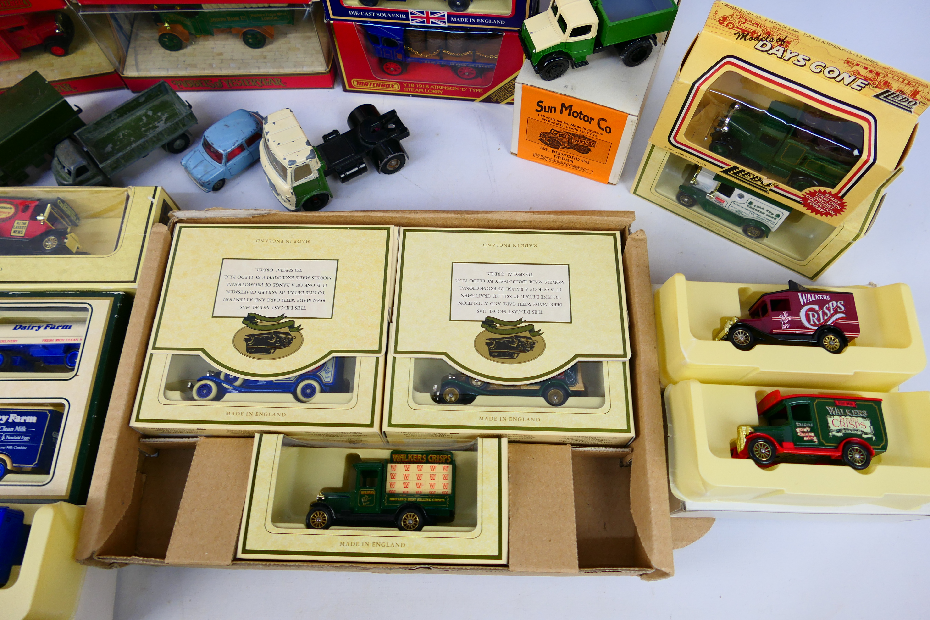 Matchbox - Dinky - Lledo - Sun Motor Co - Diecast - An assortment of diecast vehicles in varying - Image 5 of 5