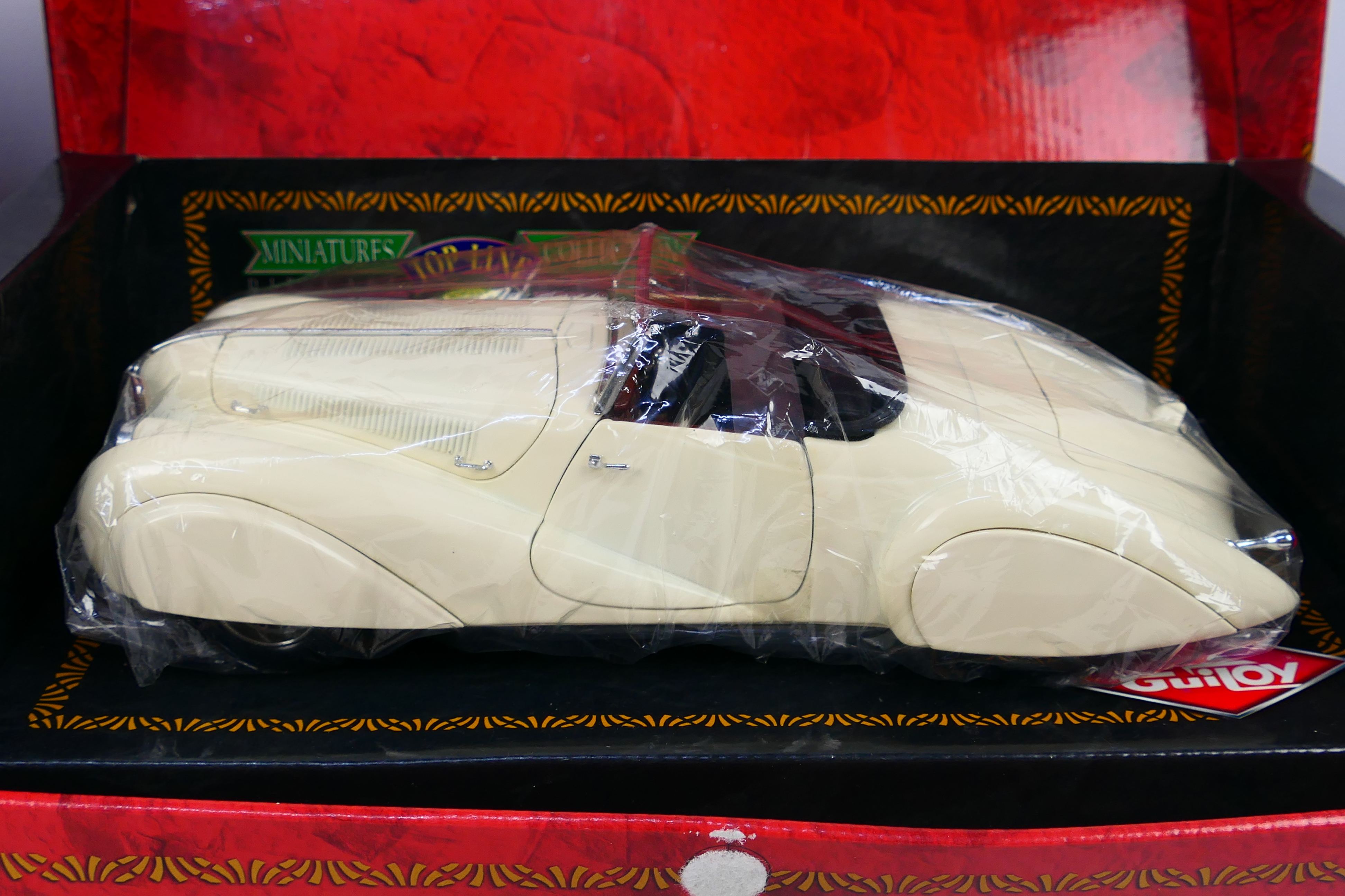 Road Signature - Guiloy - Two boxed 1:18 scale diecast model cars. - Image 6 of 7