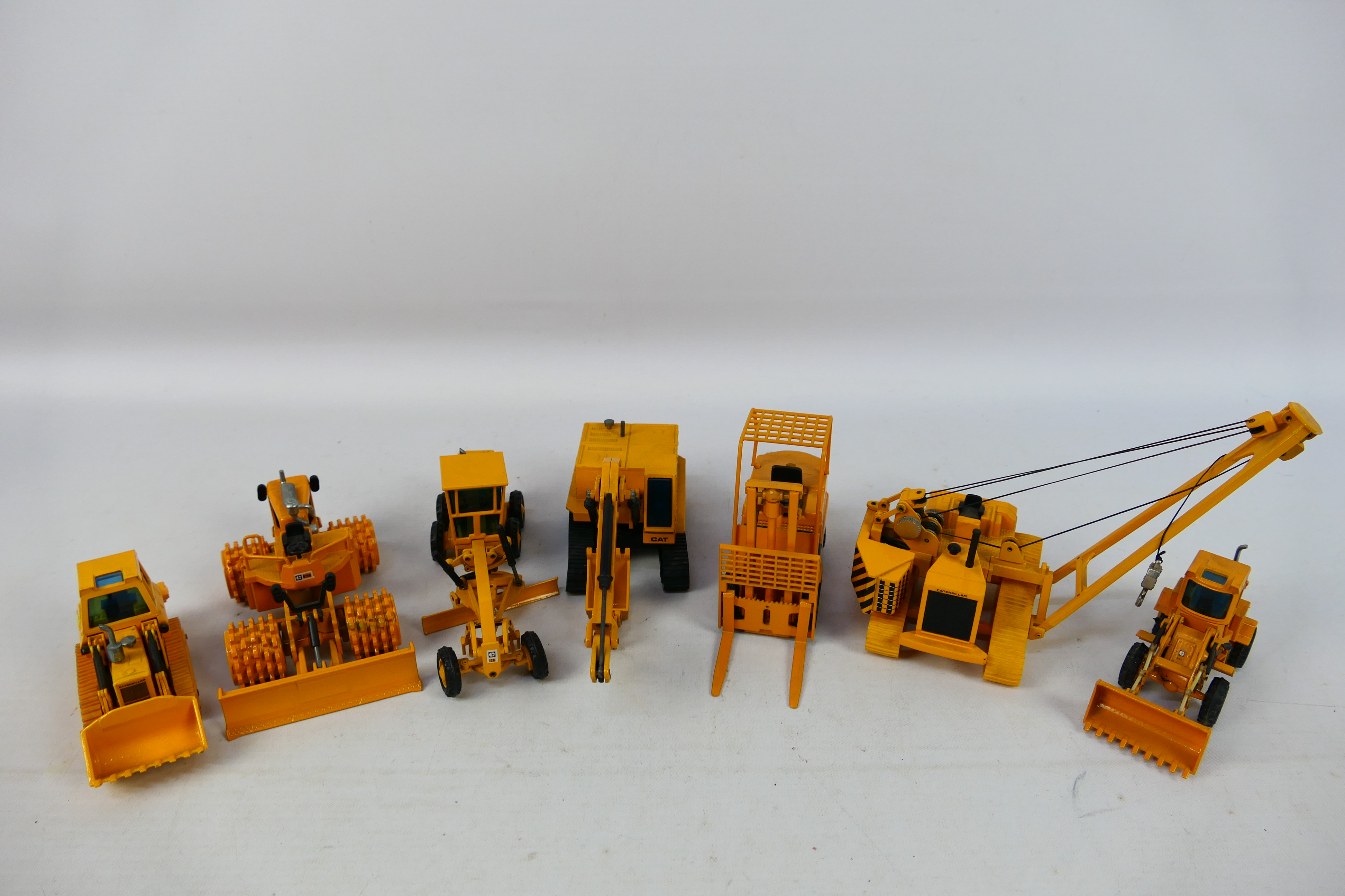 Joal - A group of unboxed CAT construction vehicles in 1:50 scale including a 225 excavator, - Image 9 of 9