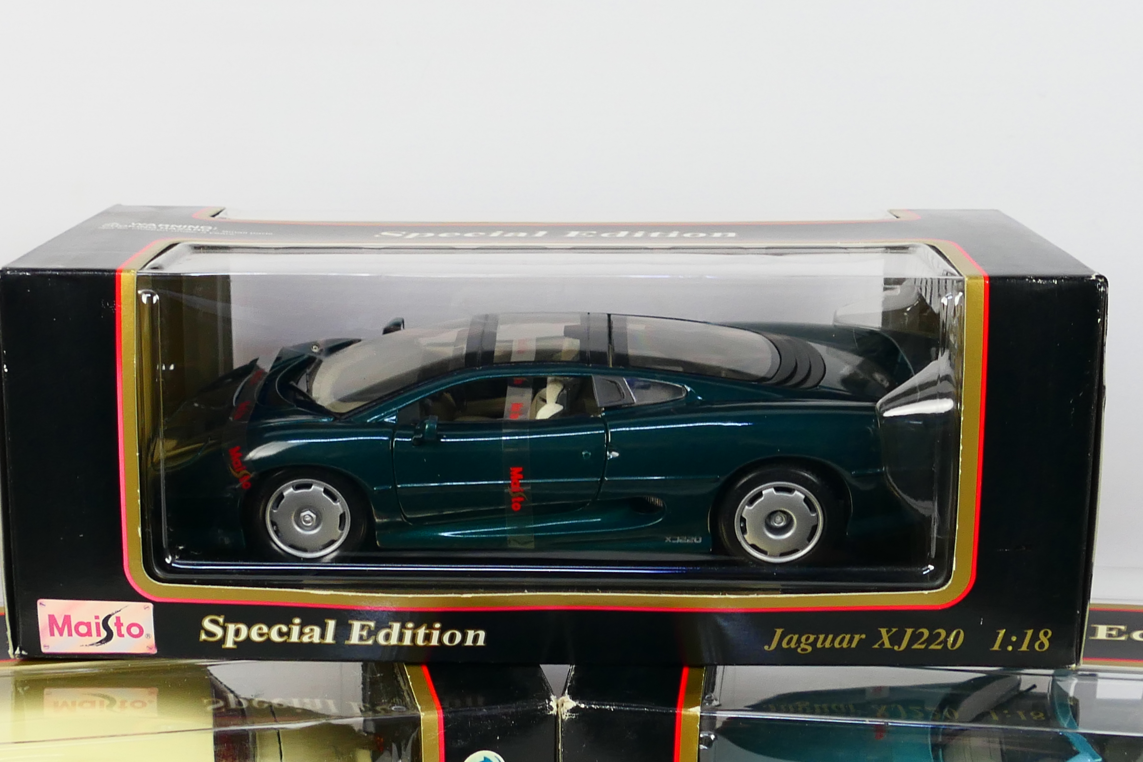 Maisto - Three boxed 1:18 scale diecast model cars from Maisto. - Image 3 of 4