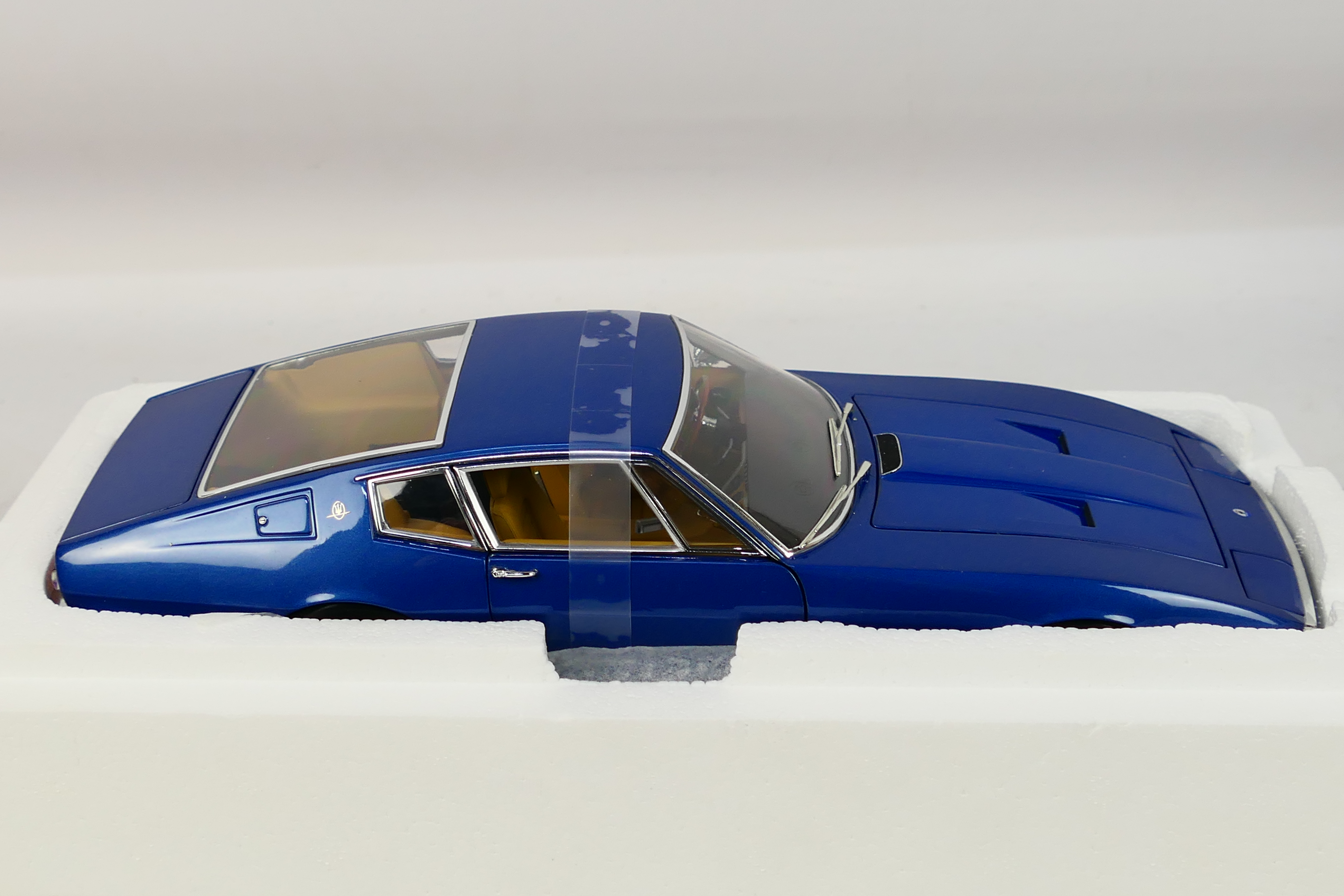 Minichamps - A boxed Minichamps #100123320 1:18 scale 1969 Maserati Ghibli Coupe. - Image 4 of 9