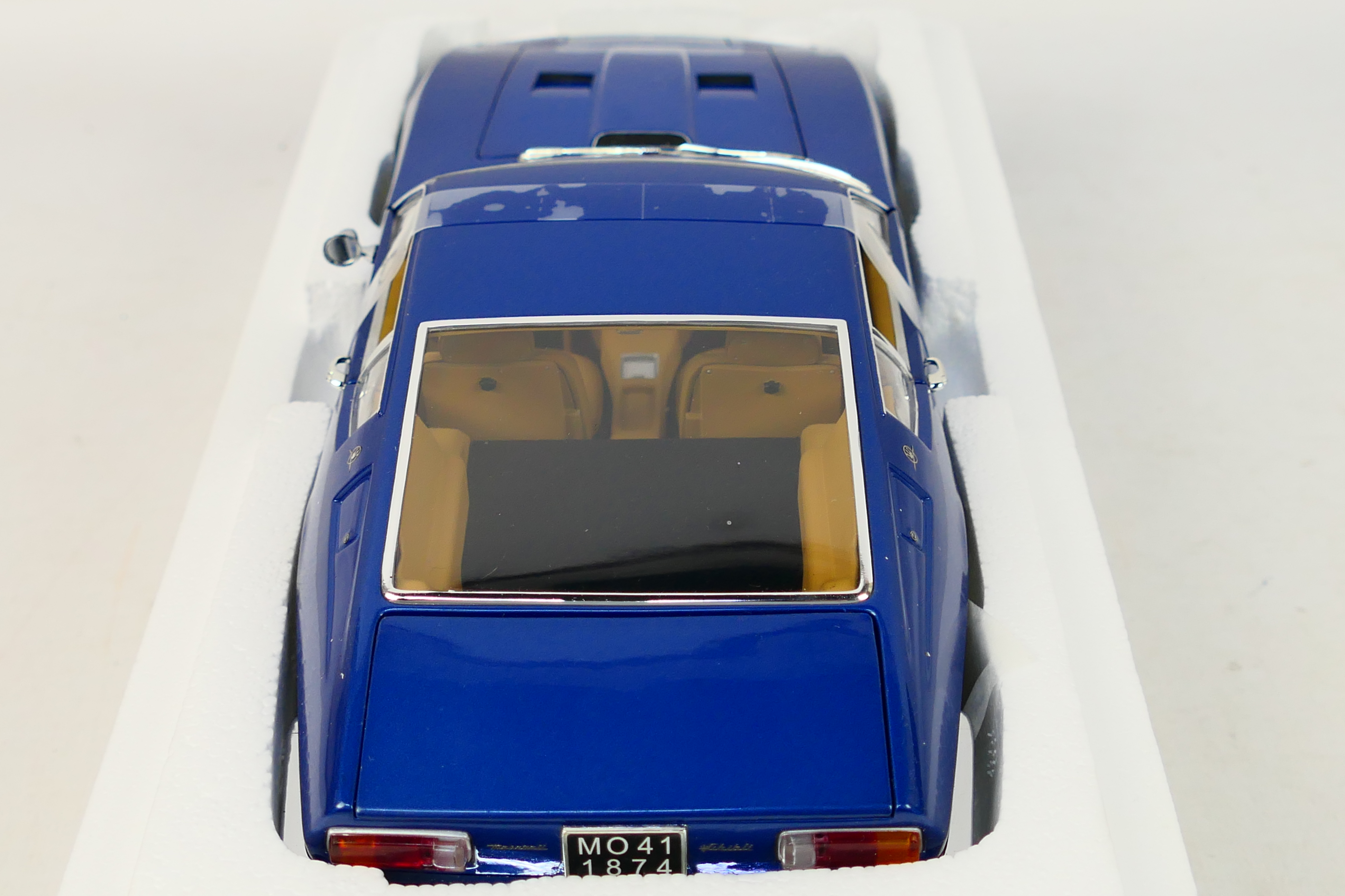 Minichamps - A boxed Minichamps #100123320 1:18 scale 1969 Maserati Ghibli Coupe. - Image 5 of 9