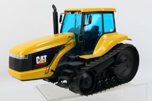 NZG - A 1:16 scale CAT Challenger 35 tracked tractor measuring 35 cm long # 426.
