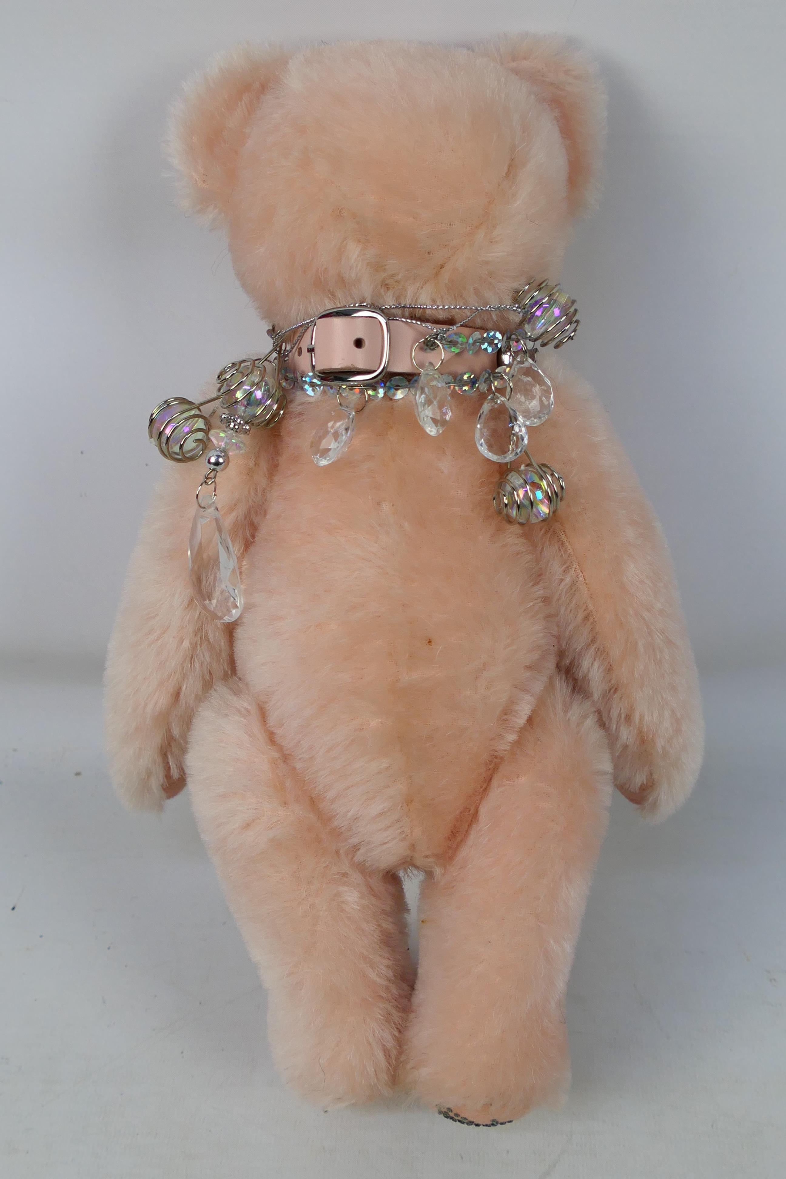 Steiff - Heartfelt - Bearington - Plush - A Steiff plush toy named Krystie (663321) 30cm. - Image 8 of 8