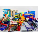 Lego - Technic - Hot Wheels - Tonka - A collection of Lego including a boxed built Technics