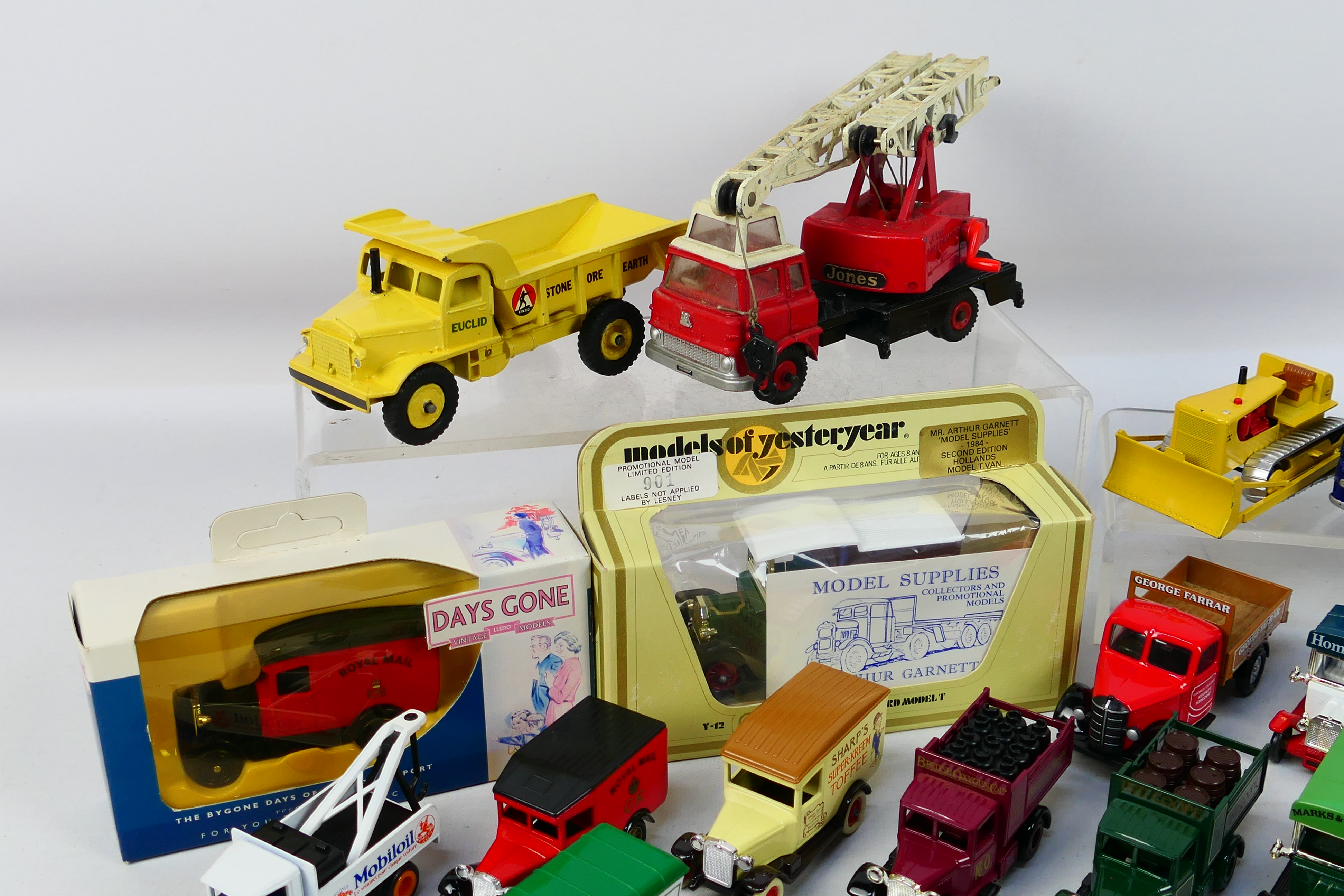 Matchbox - Dinky - Lledo - A assortment of over 20 unboxed Diecast items including Dinky Fire - Image 2 of 5
