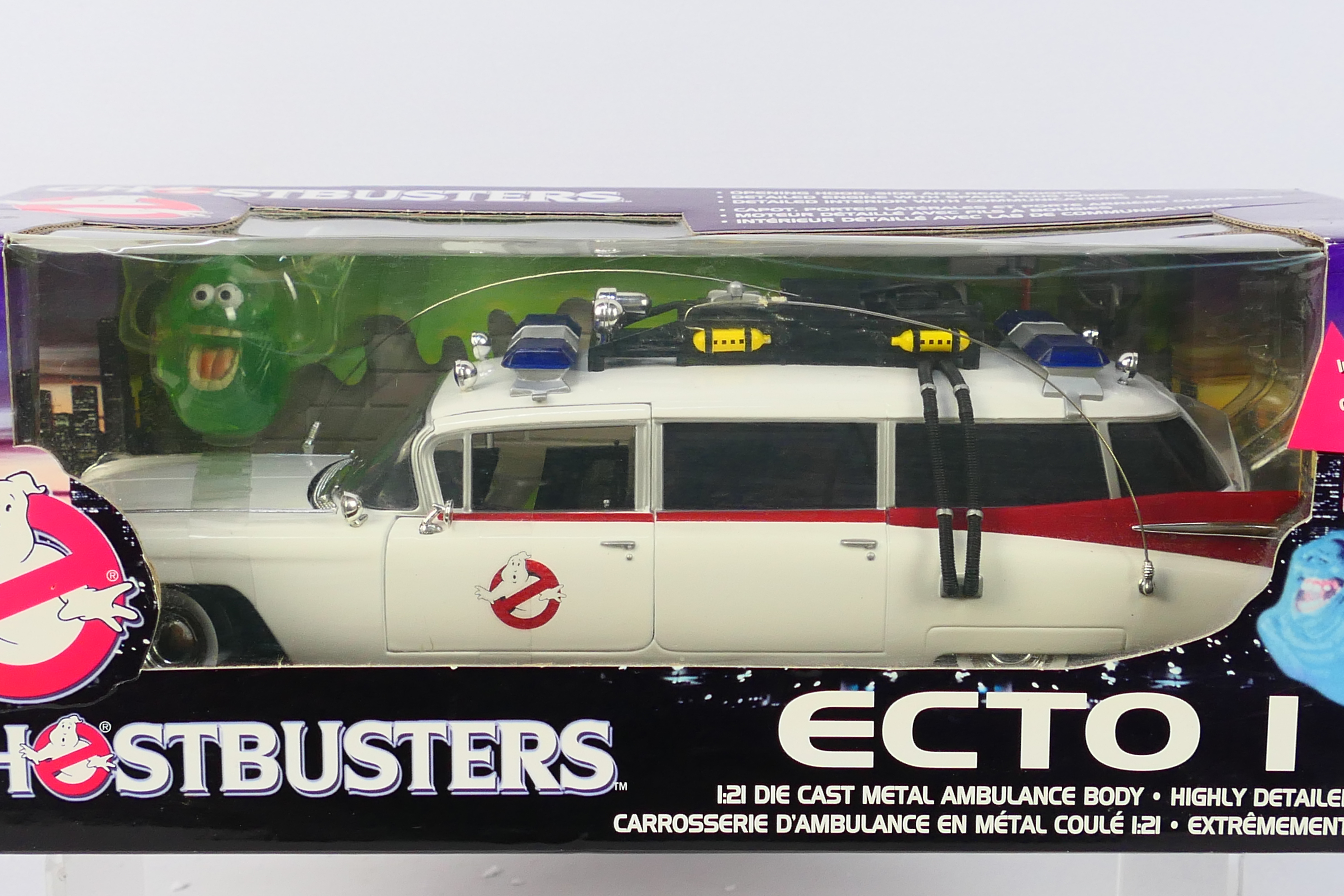 JoyRide - A boxed 1:18 scale Ghostbusters Ecto 1 Cadillac Ambulance # 33538. - Image 2 of 6