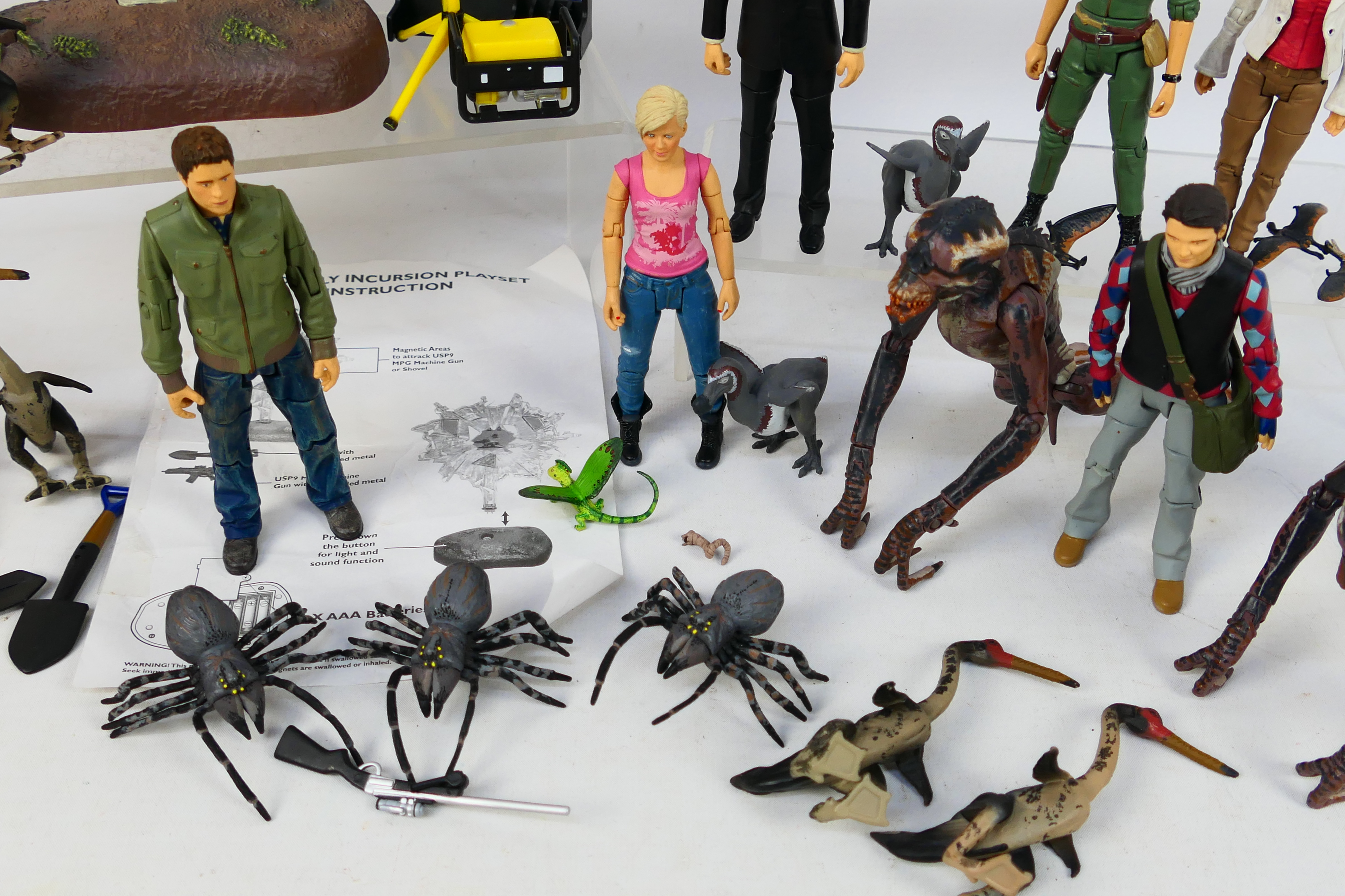 Character Options - BBC - An unboxed group of Primeval action figures and accessories from - Image 7 of 7