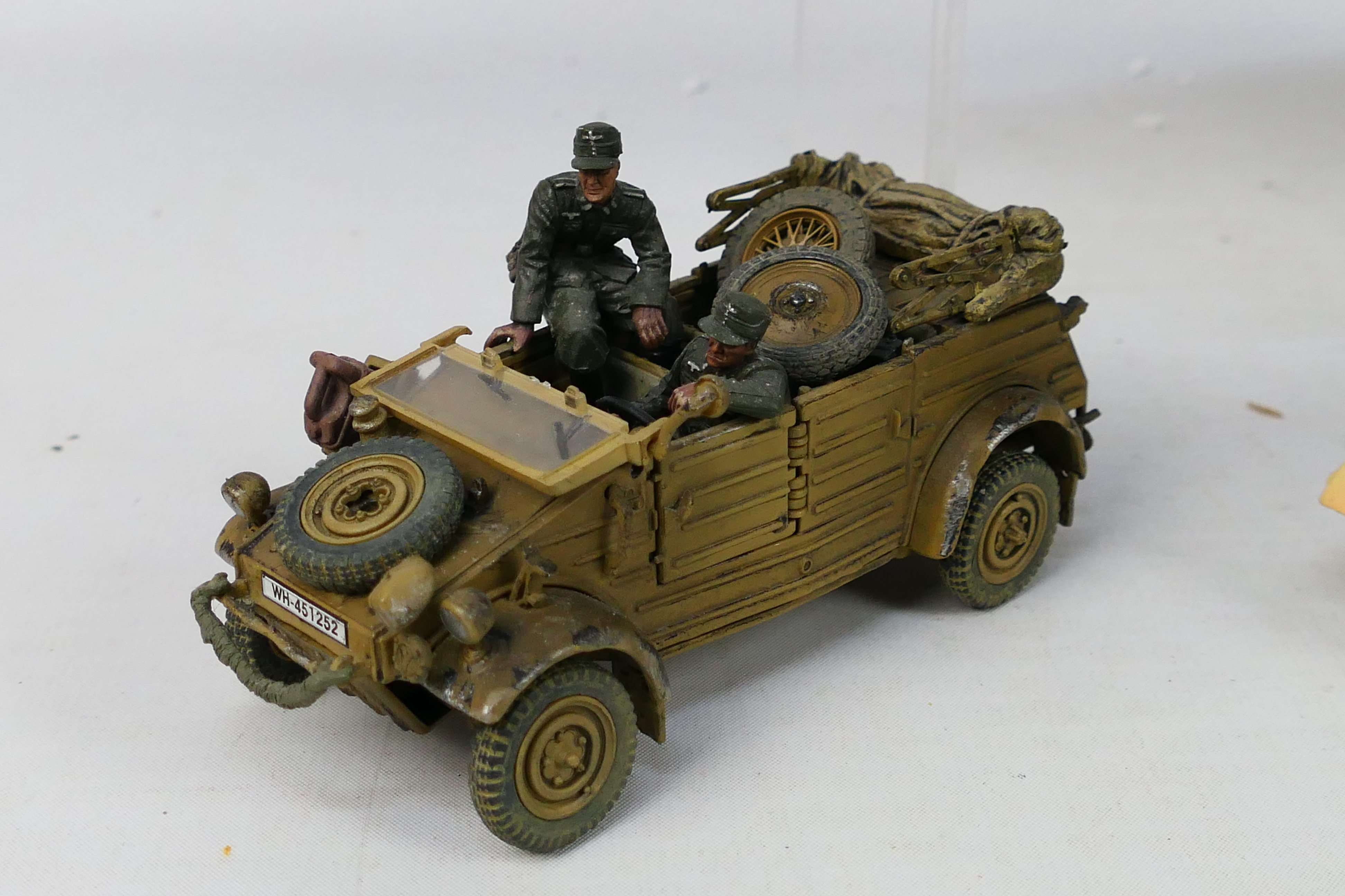 Unimax Forces Of Valour - Corgi - A group of unboxed military vehicles including Sd.Kfz. - Image 4 of 6