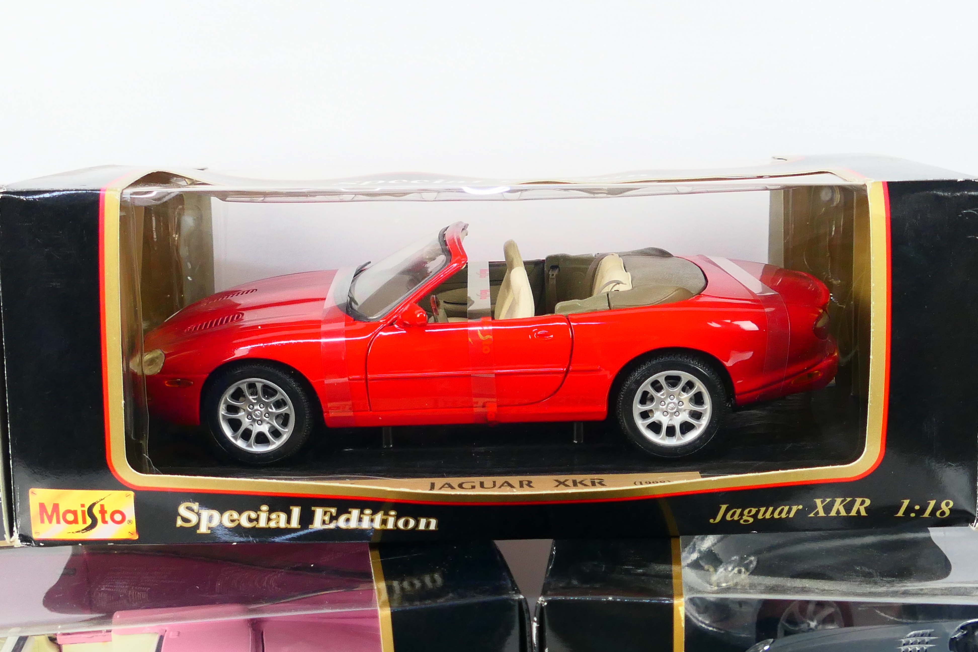 Maisto - Three boxed diecast 1:18 scale model cars. - Image 2 of 4