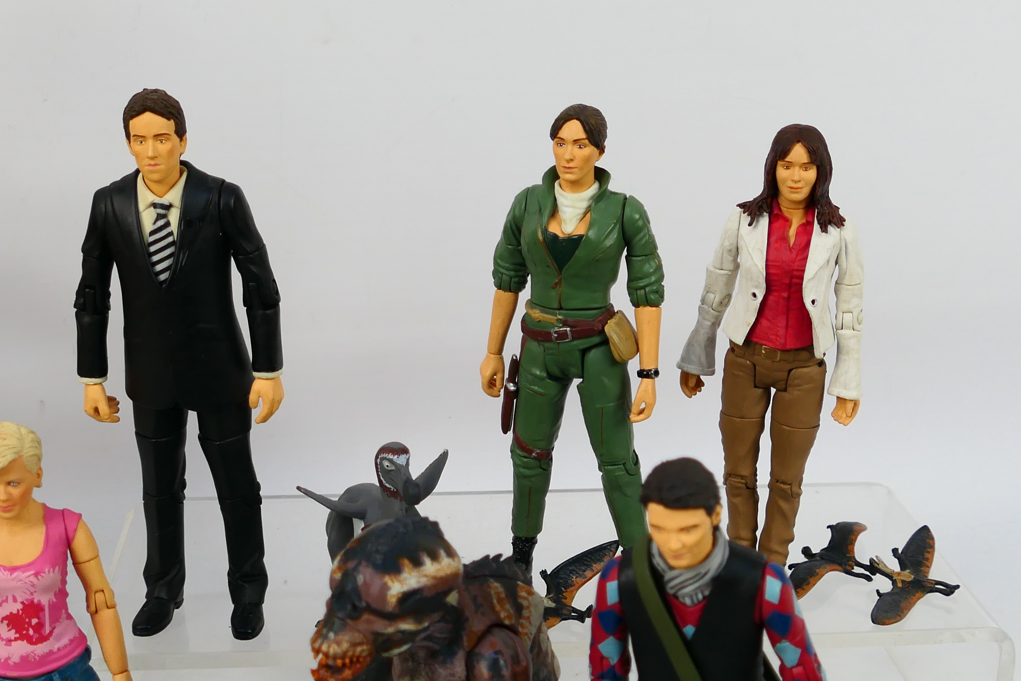 Character Options - BBC - An unboxed group of Primeval action figures and accessories from - Image 4 of 7