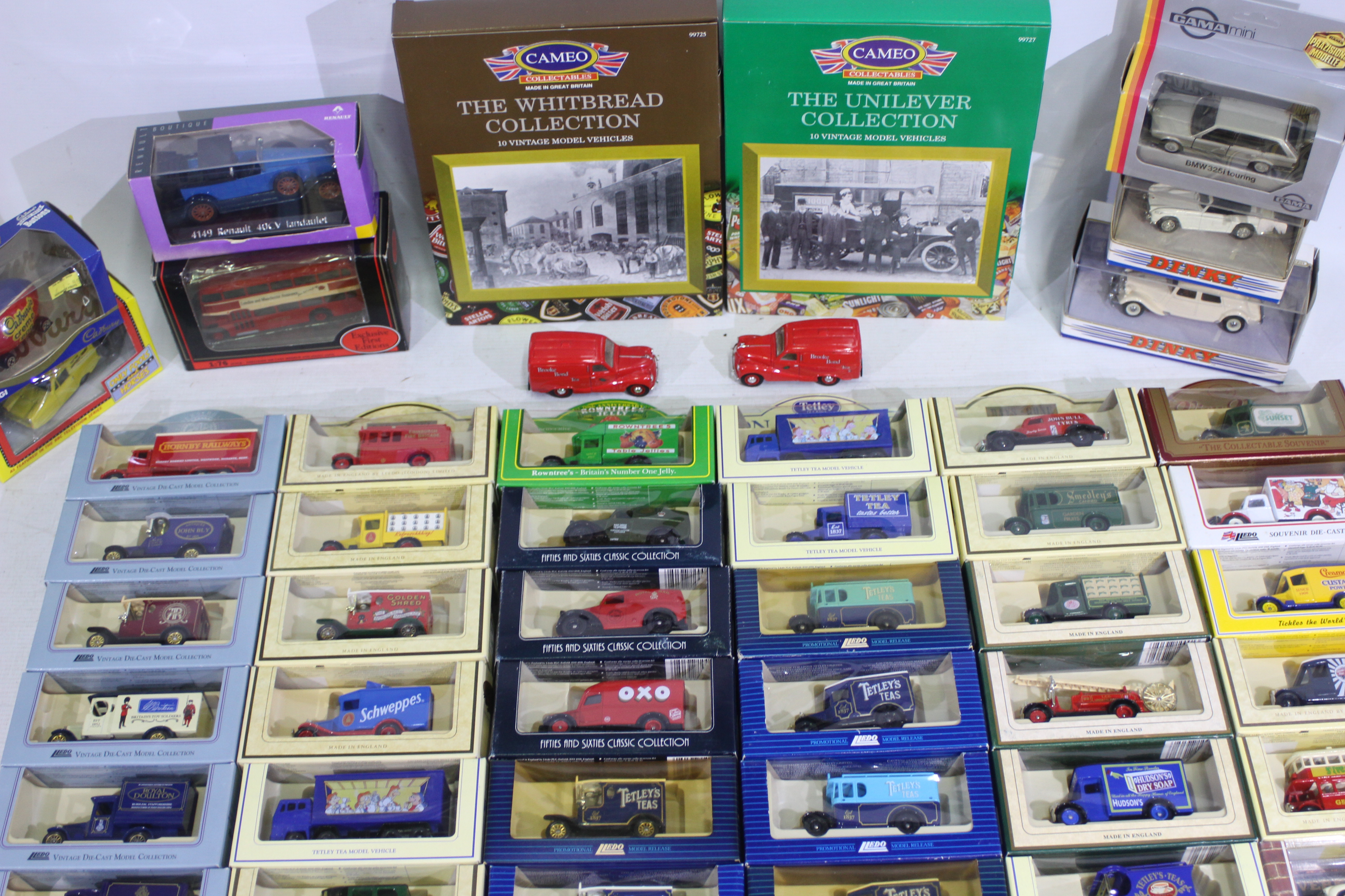 Lledo - EFE - Gama - Matchbox Dinky - A predominately boxed collection of diecast model vehicles,