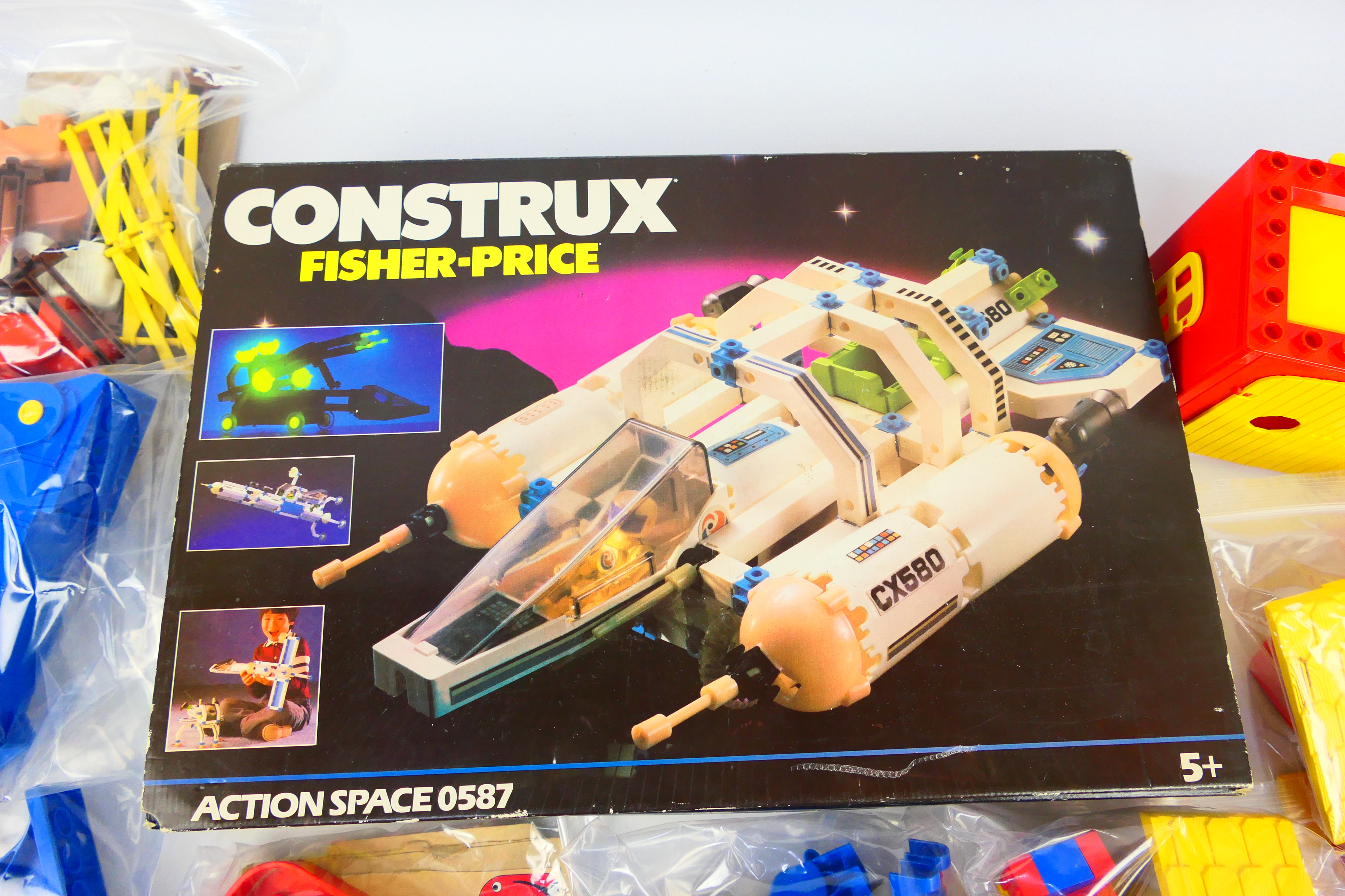 Fisher Price - Duplo - A boxed Fisher Price Construx Action Space set # 0586 and several unboxed - Image 4 of 4