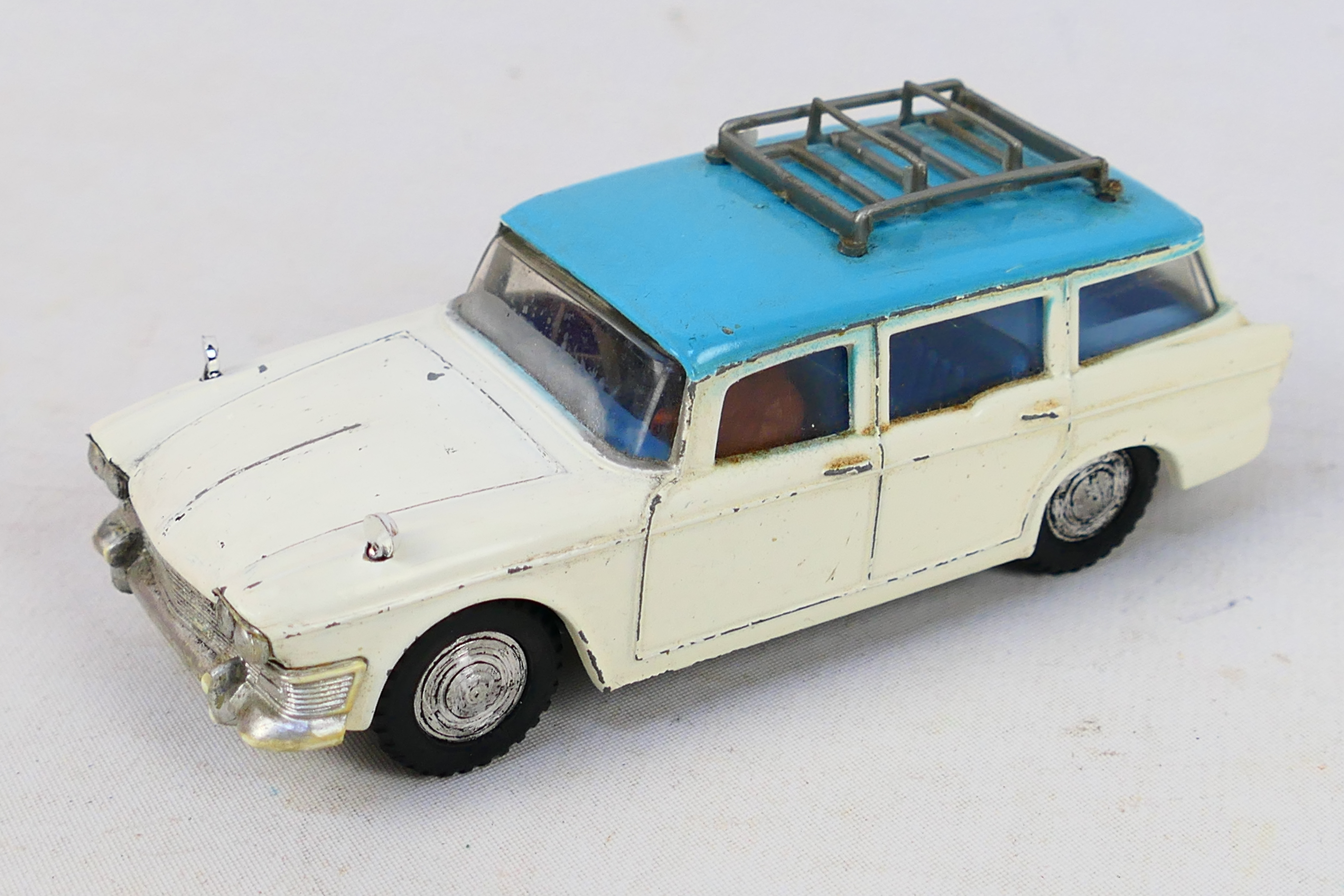 Spot-On - Two unboxed diecast model vehicles from Spot-On. - Image 2 of 7