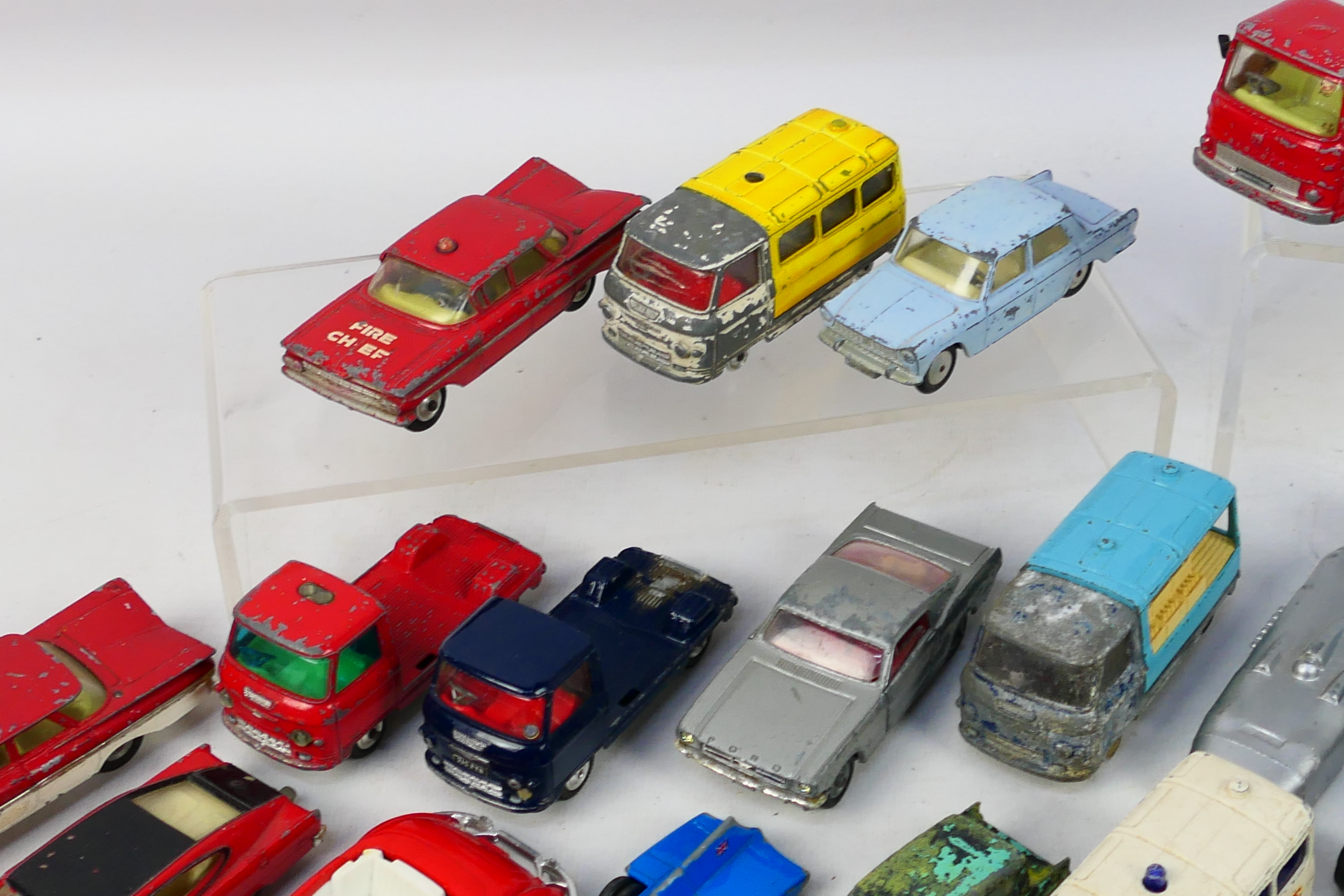 Dinky Toys - Corgi Toys - Matchbox - Other - Over 40 unboxed playworn diecast model vehicles. - Image 2 of 7