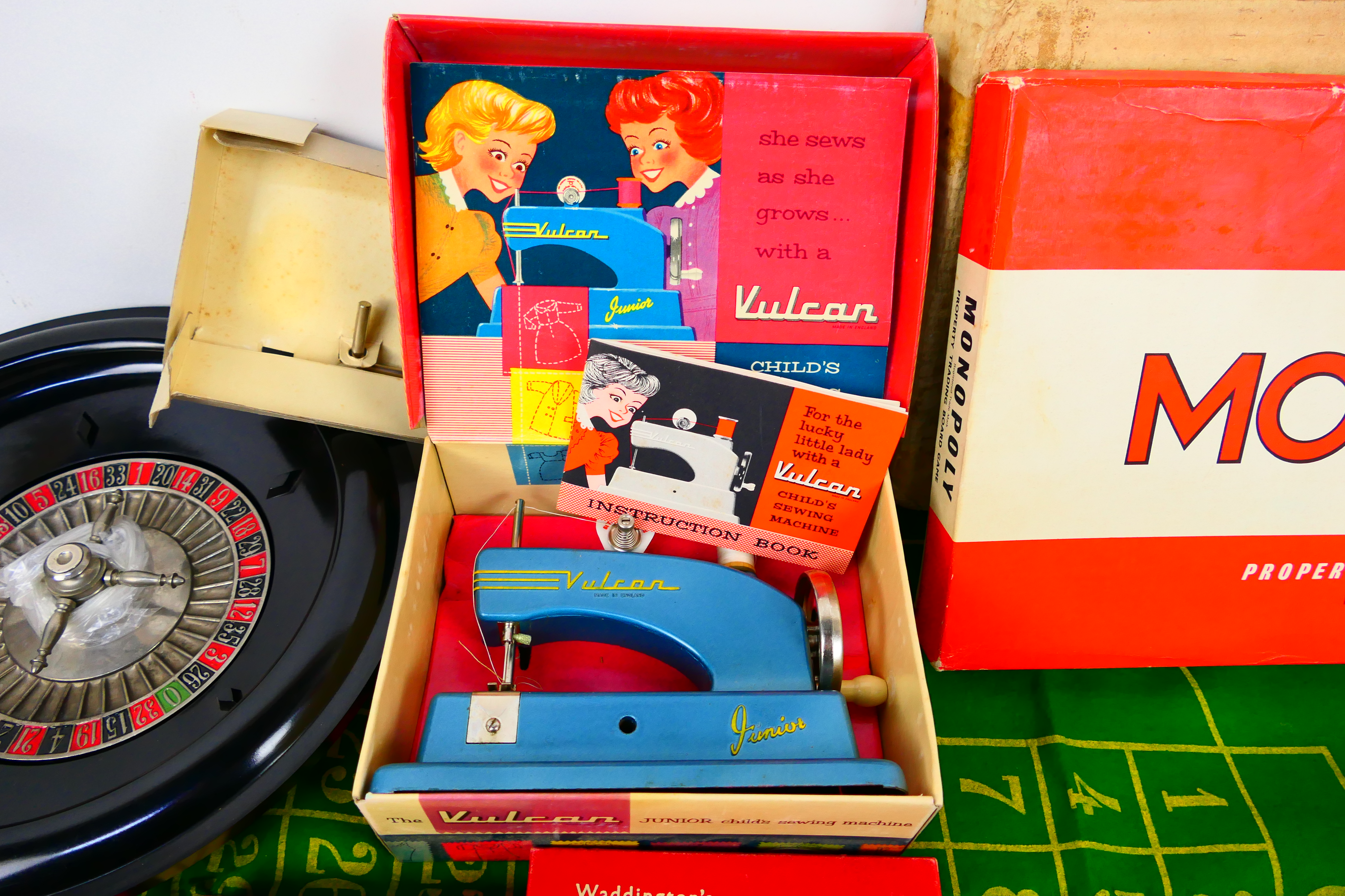 Chad Valley - Waddingtons - Vulcan - Amanda Jane - A collection of vintage toys including a boxed - Bild 2 aus 6