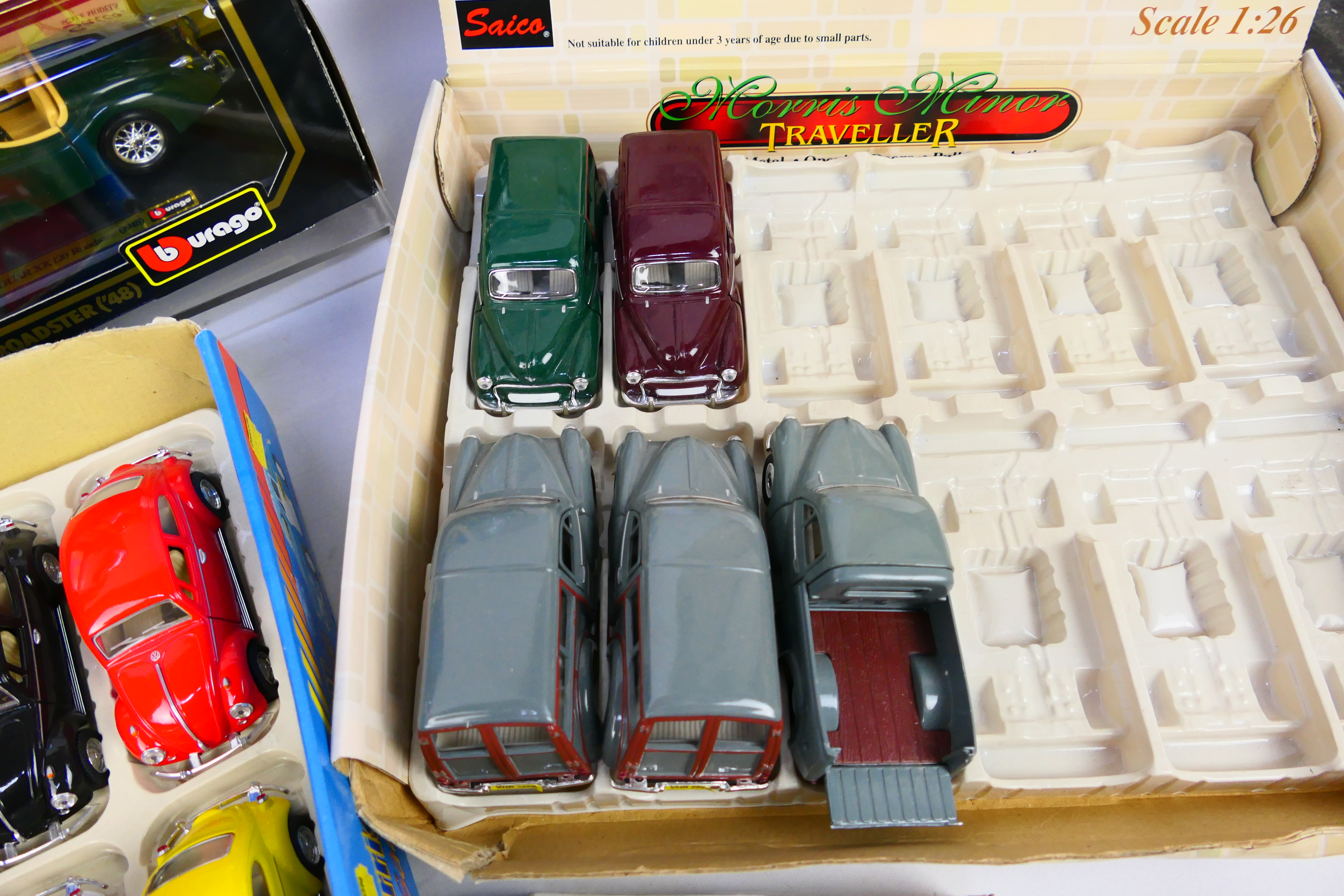 Vanguards - Saico - Bburago - Others - A boxed and unboxed collection of diecast model vehicles in - Image 5 of 6