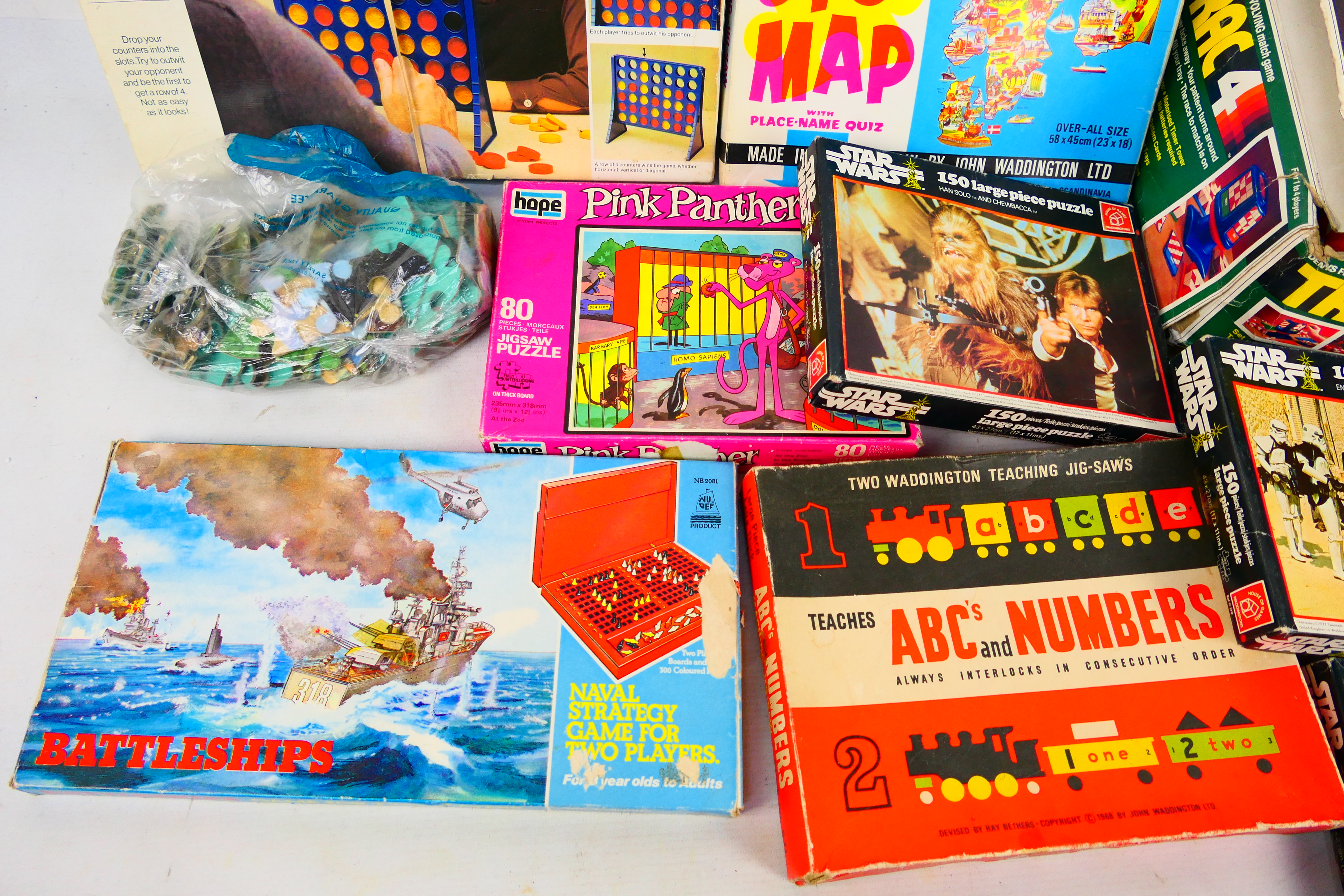Waddingtons - NuBee - Hope - Others - A collection of vintage chldren's jigsaw puzzles and games. - Image 3 of 5