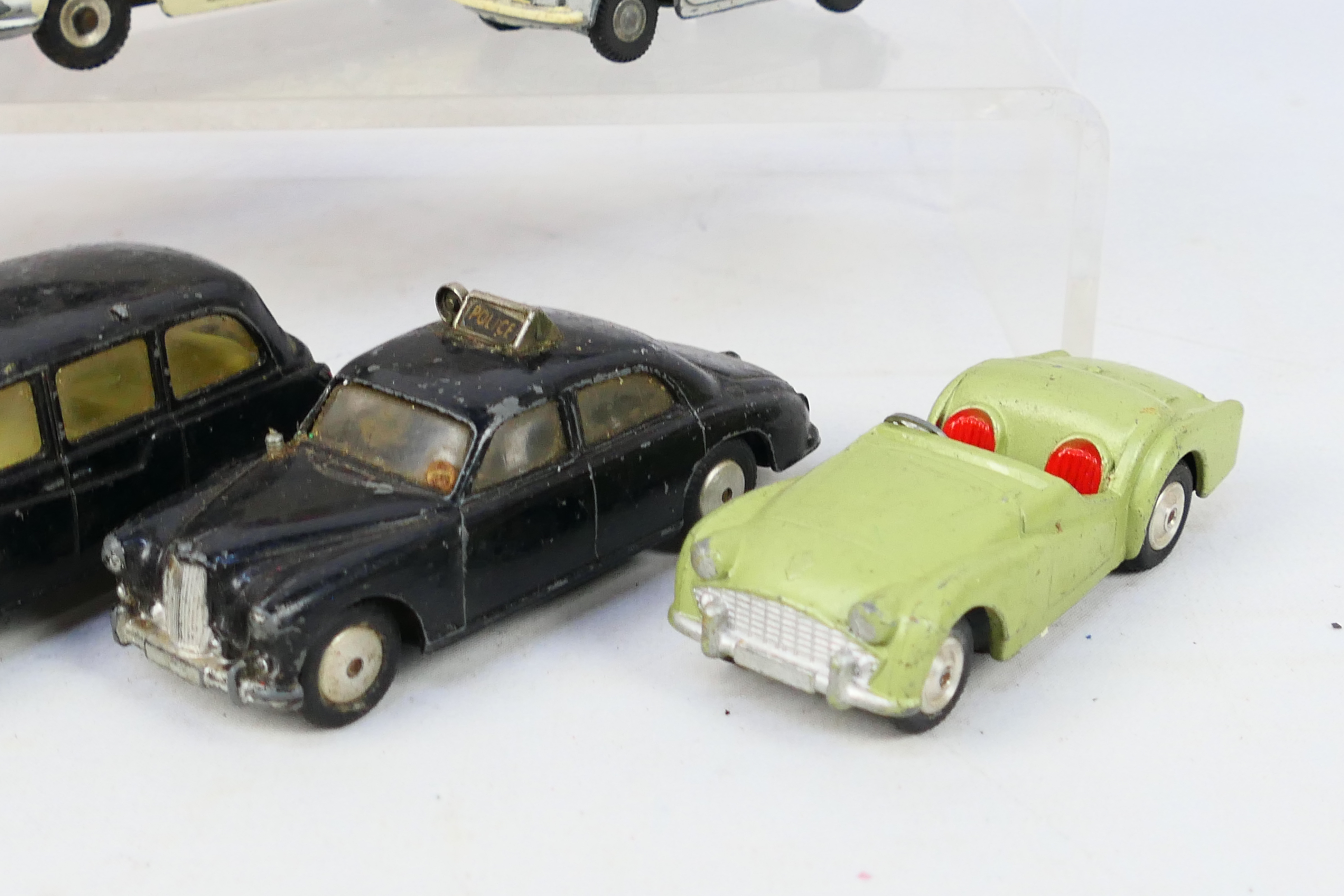 Spot-On - Dinky Toys - Corgi Toys - Matchbox - An unboxed collection of 10 playworn diecast model - Image 6 of 6