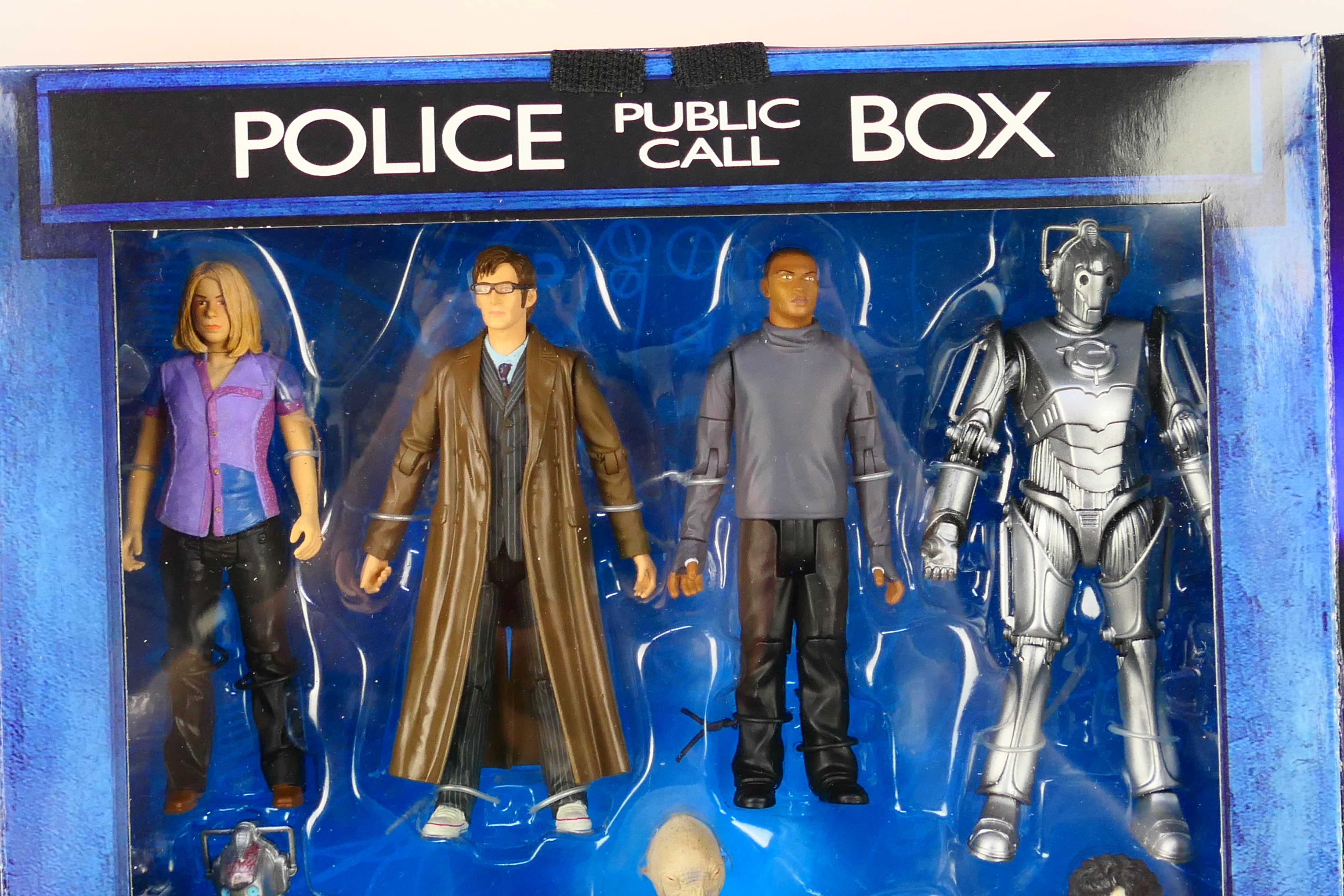 Character Options - Doctor Who - A Doctor Who series 2 10 figure Gift Set. This set comprises of 5. - Image 3 of 7