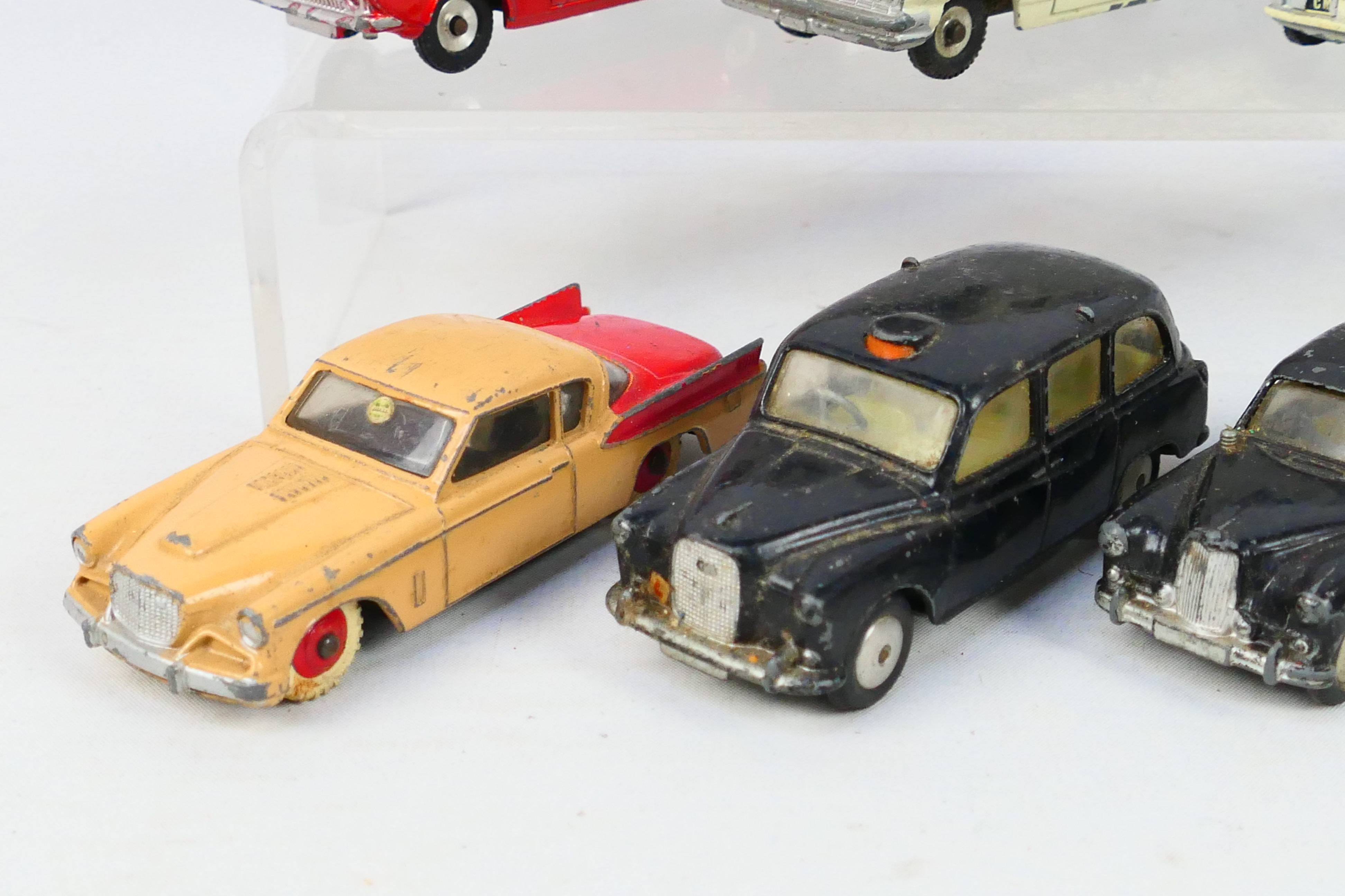 Spot-On - Dinky Toys - Corgi Toys - Matchbox - An unboxed collection of 10 playworn diecast model - Image 5 of 6