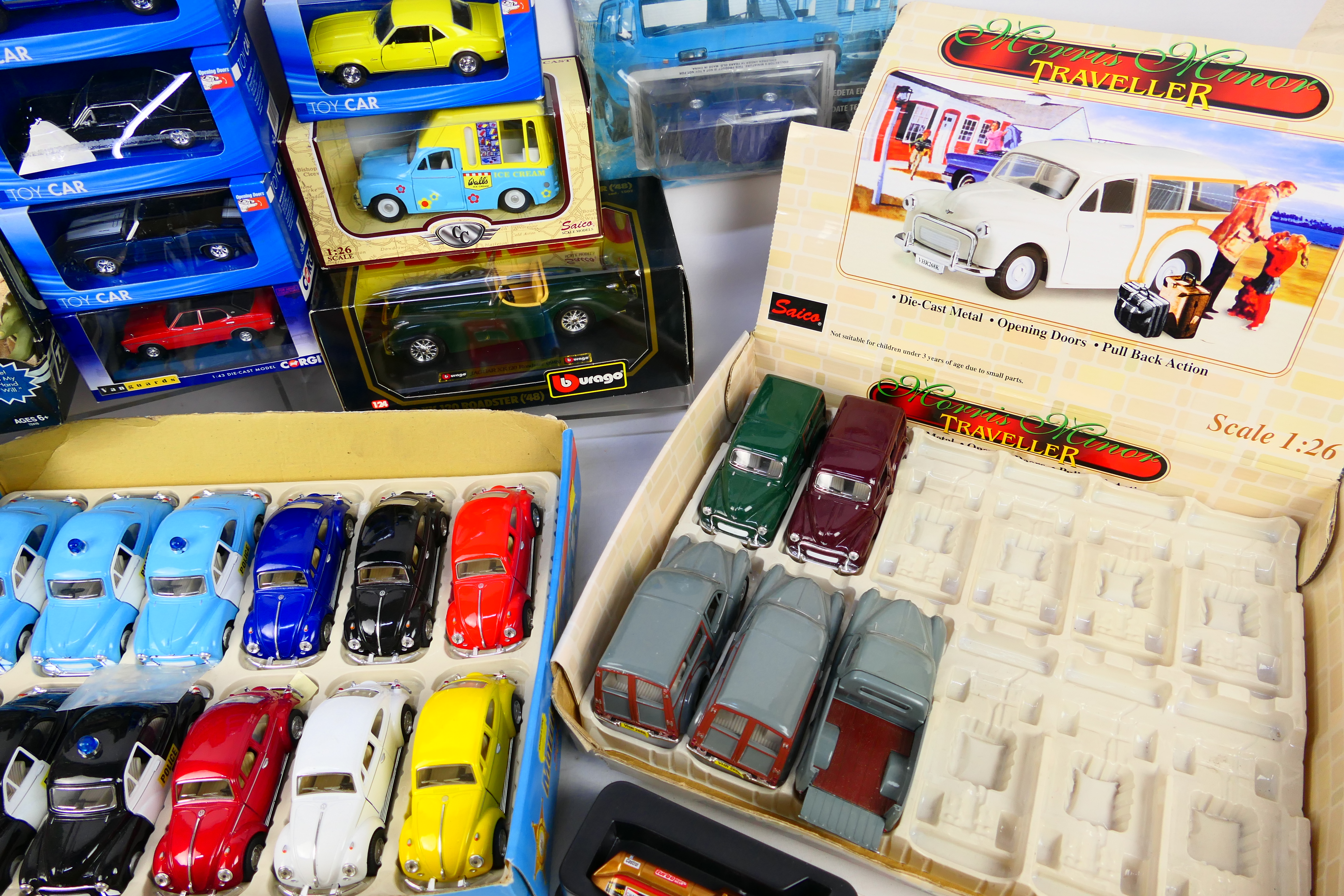 Vanguards - Saico - Bburago - Others - A boxed and unboxed collection of diecast model vehicles in - Image 4 of 6