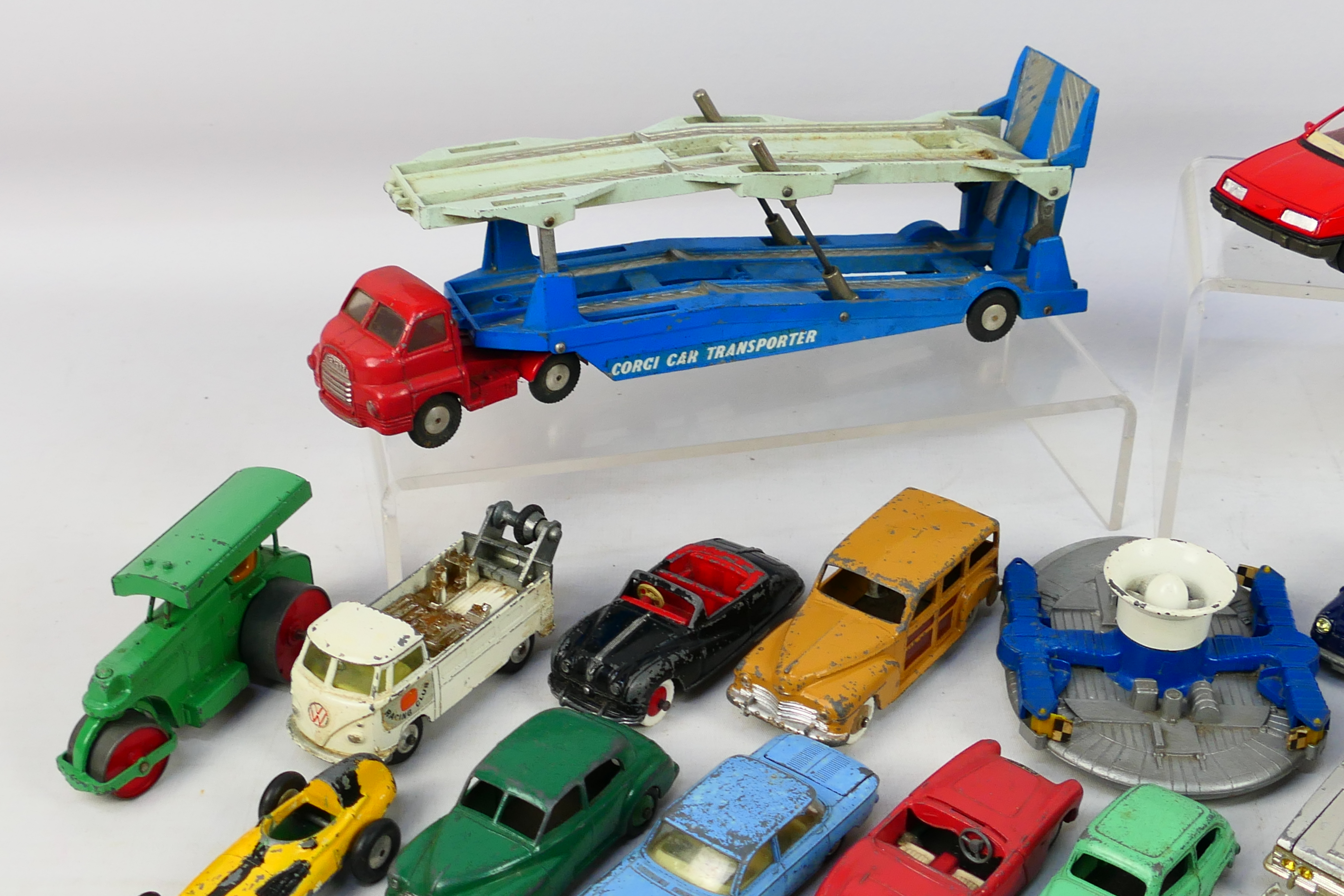 Dinky Toys - Corgi Toys - Matchbox - Other - Over 30 unboxed playworn diecast model vehicles. - Image 2 of 6