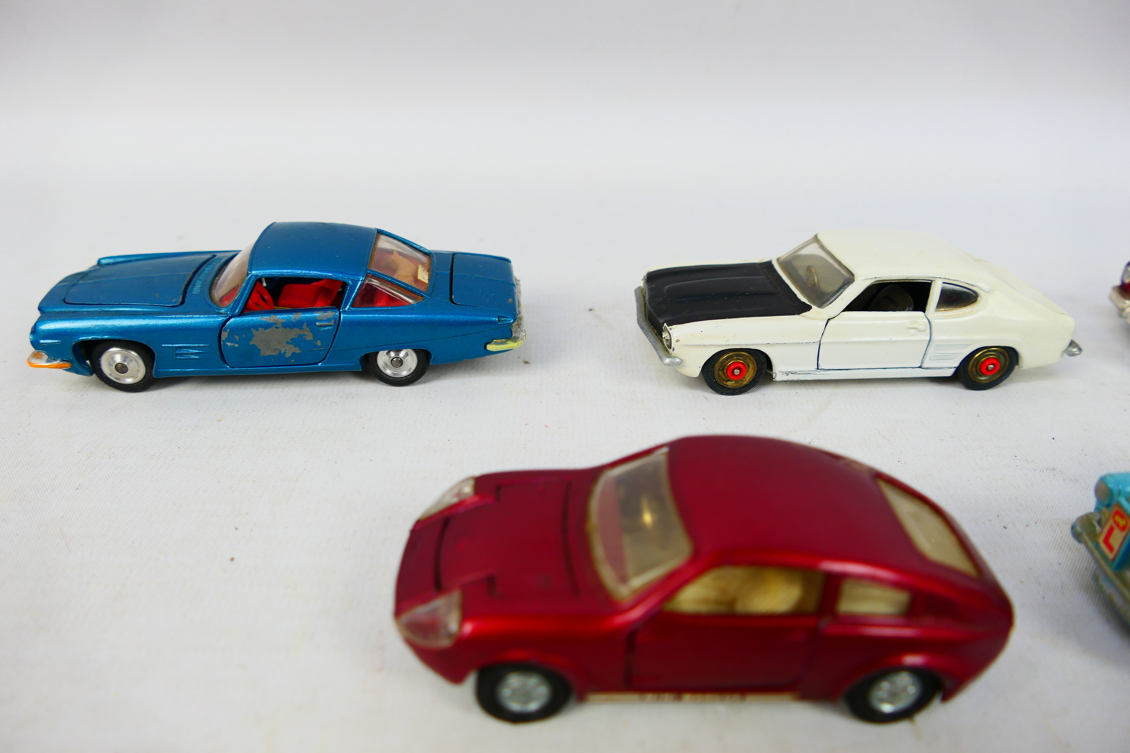 Corgi Toys - An unboxed group of 10 diecast model cars from Corgi Toys. - Bild 6 aus 10