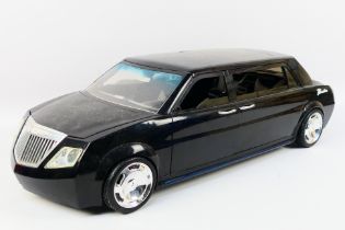 Bratz - An unboxed Bratz Party Prom black limousine.