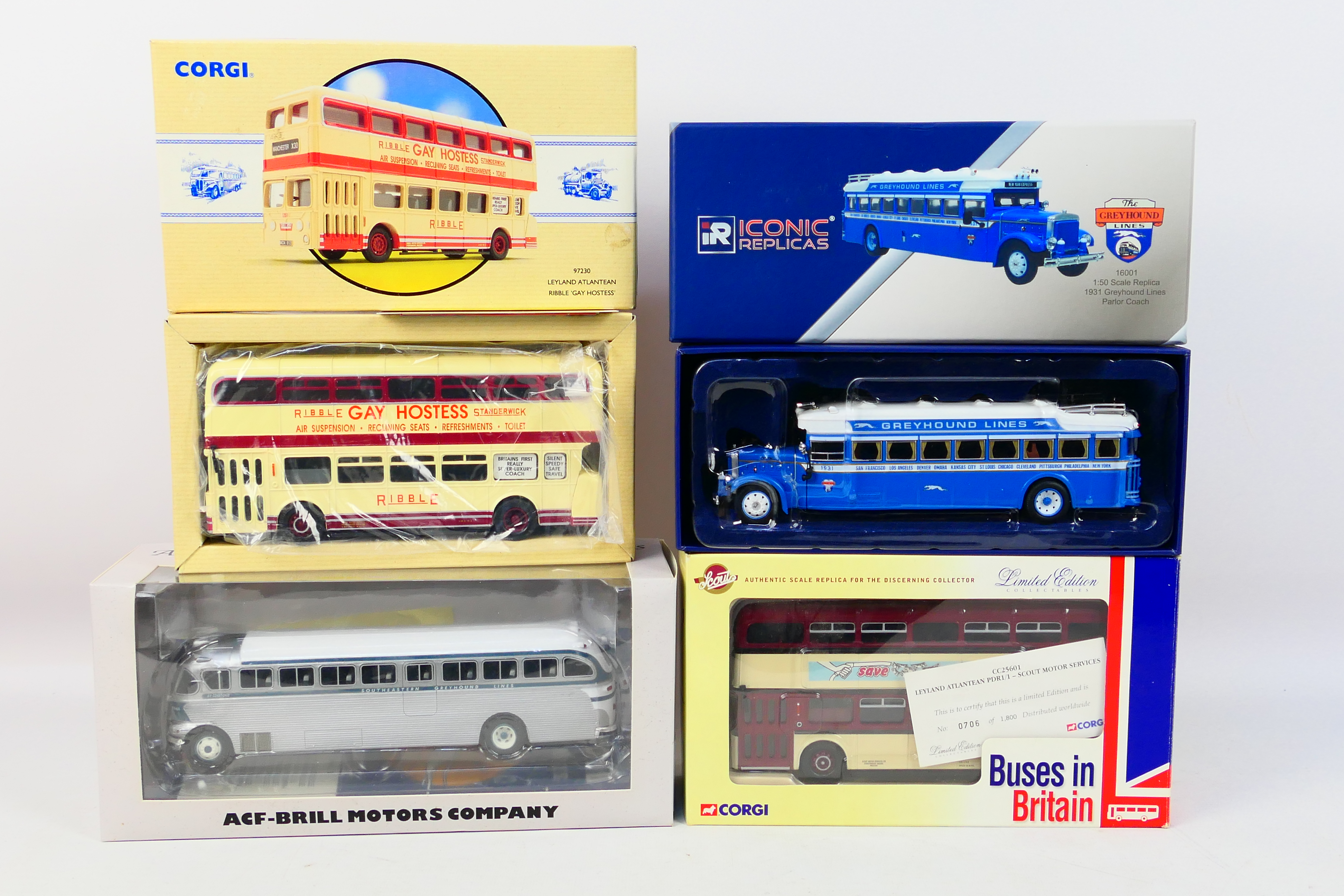 Corgi - Iconic Replicas - American Heritage - 4 x bus models in 1:50 scale,