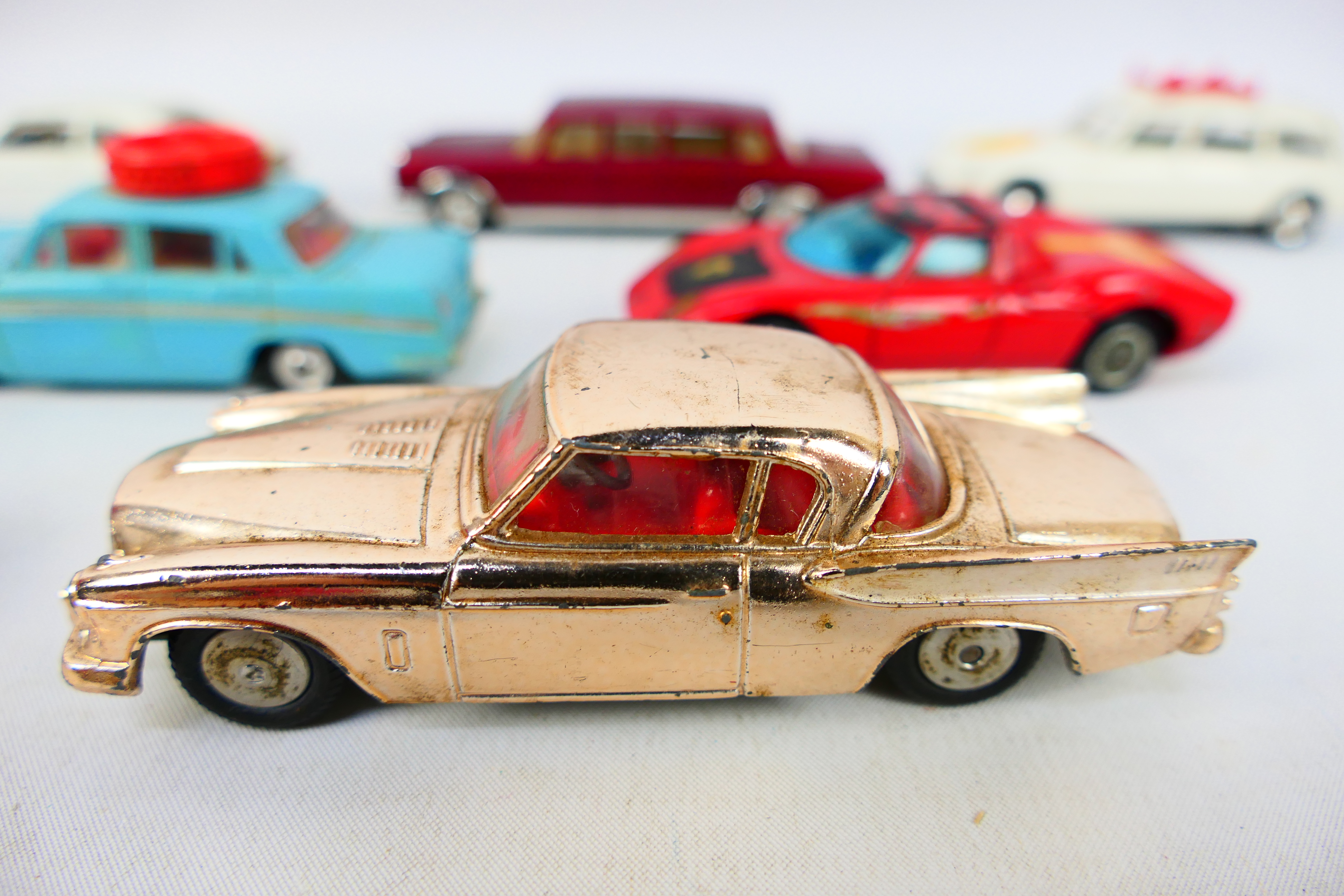 Corgi Toys - An unboxed group of 10 diecast model cars from Corgi Toys. - Image 4 of 10