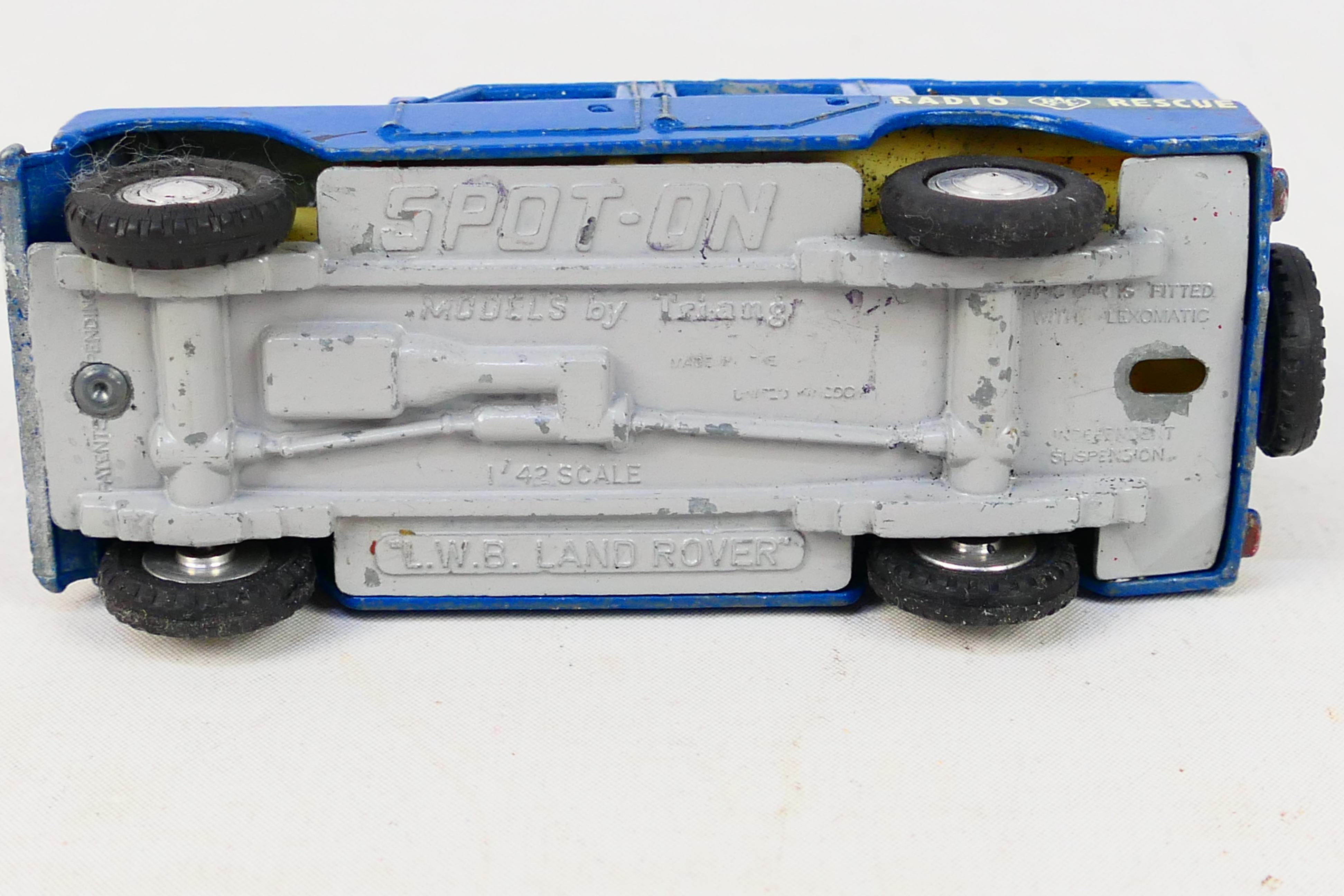 Spot-On - Two unboxed diecast model vehicles from Spot-On. - Image 7 of 7