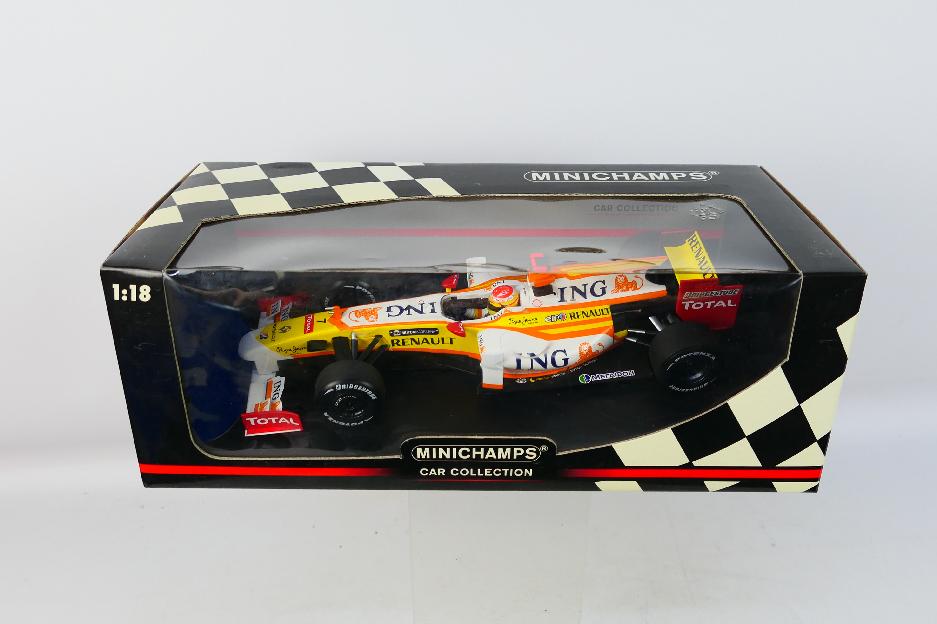 Minichamps- A boxed 1:18 scale Renault F1 Team R29 2009 car which appears Mint in a Good box with - Bild 3 aus 3