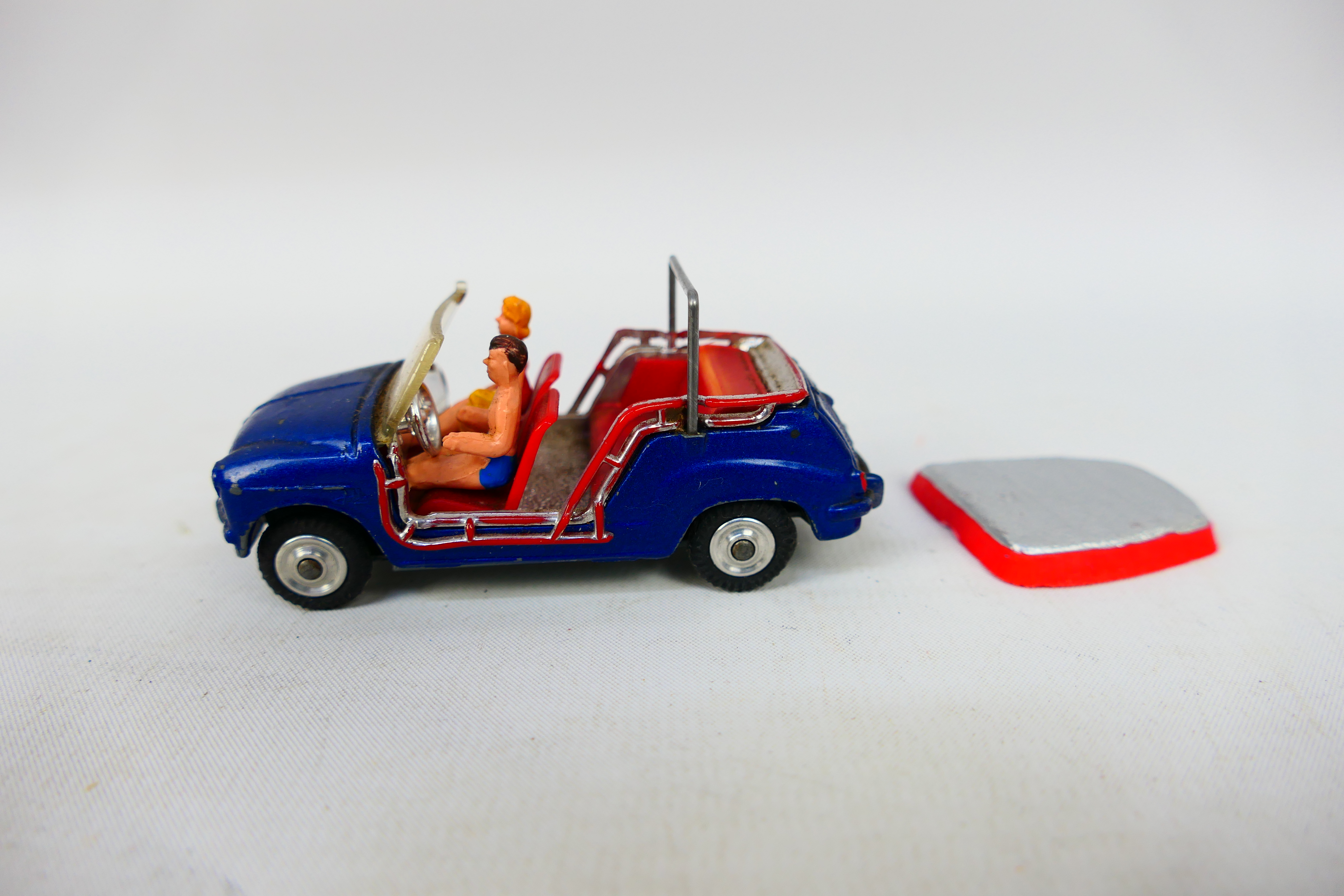 Corgi Toys - Four unboxed diecast model cars from Corgi Toys. - Bild 5 aus 6
