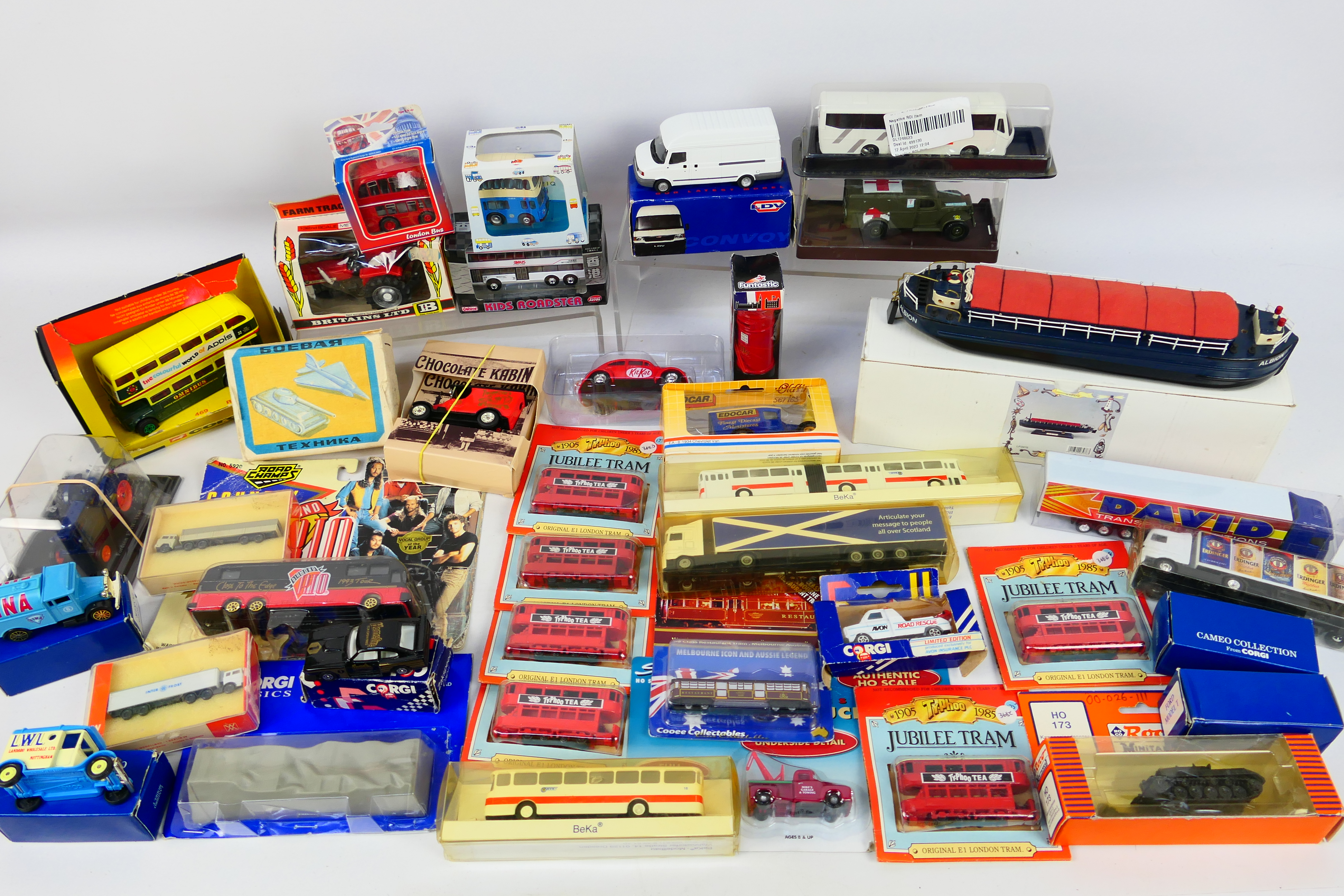 Corgi - Britians - Carven - LDV - A collection of over 30 diecast models in varying scales that